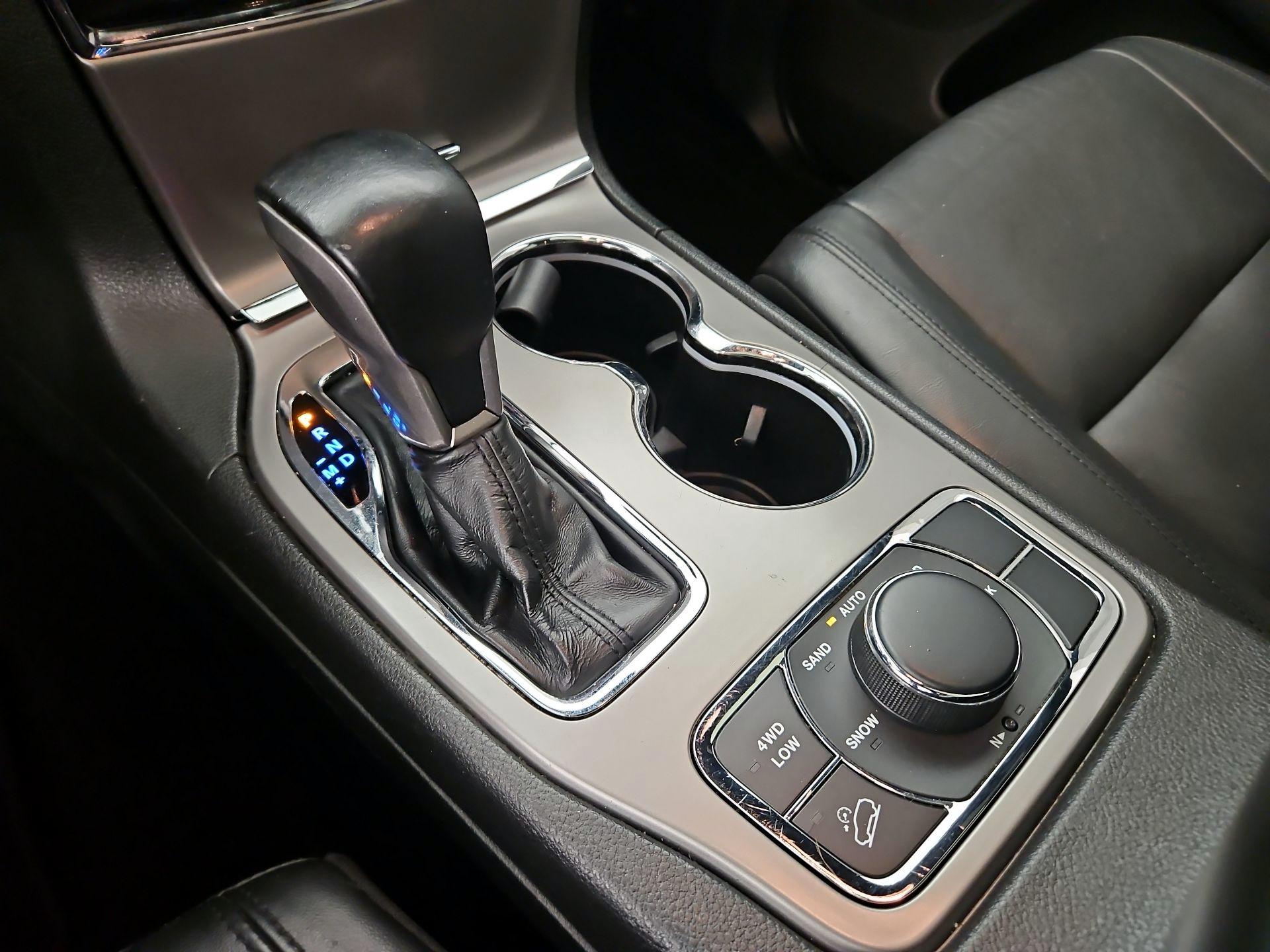 Thumbnail: 2021 Jeep Grand Cherokee - 17