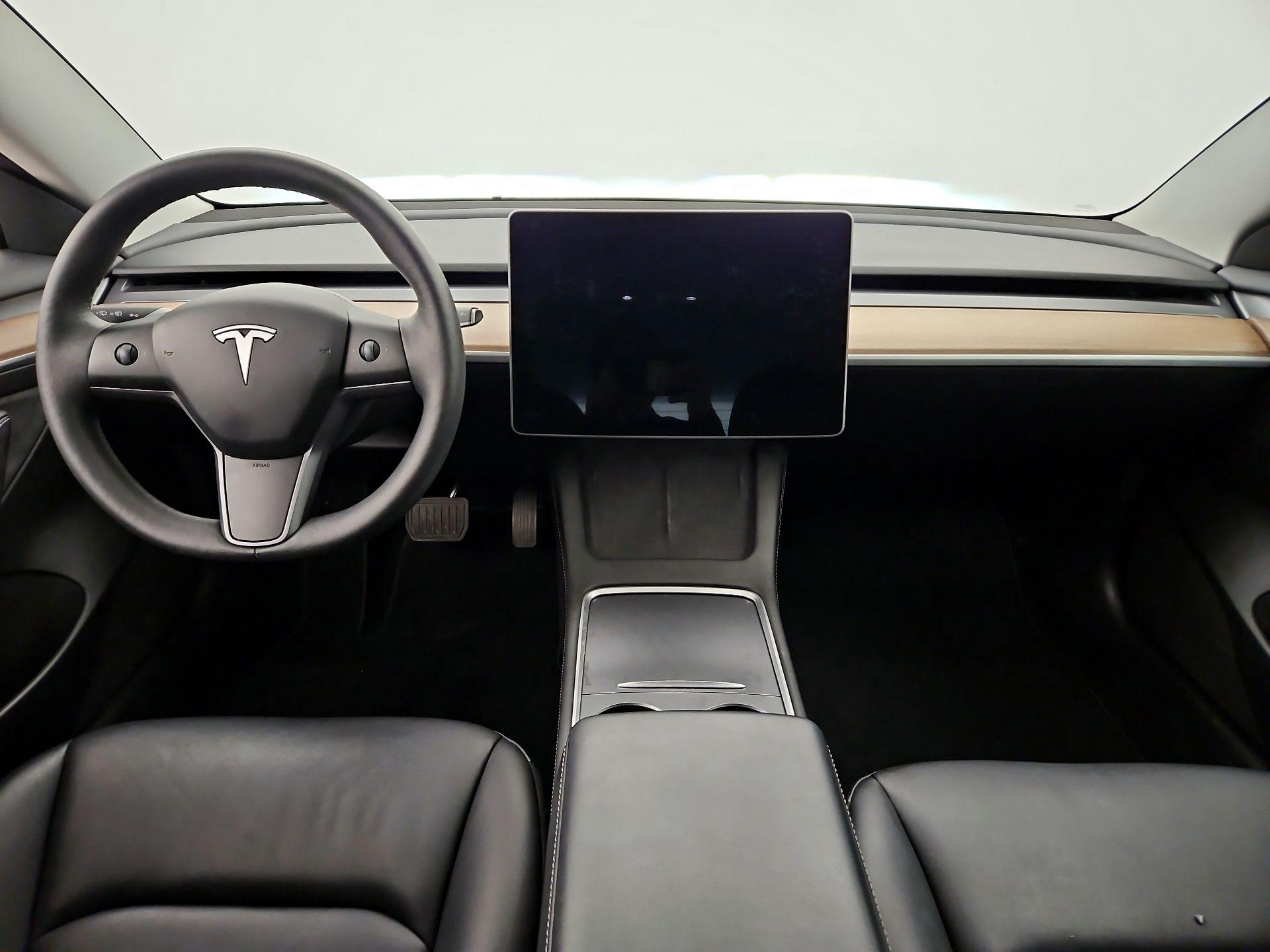 Thumbnail: 2023 Tesla Model 3 - 9