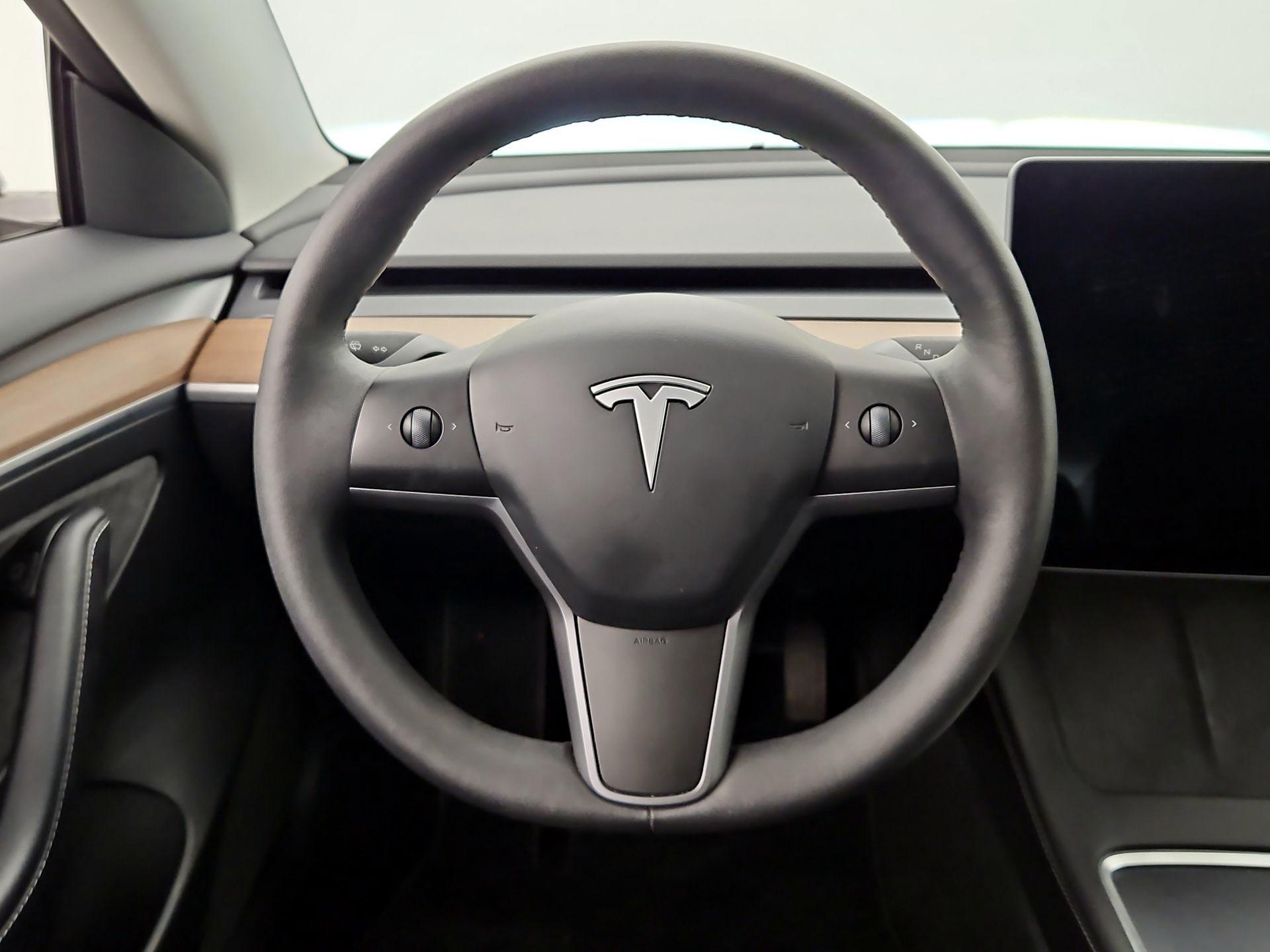 Thumbnail: 2023 Tesla Model 3 - 10