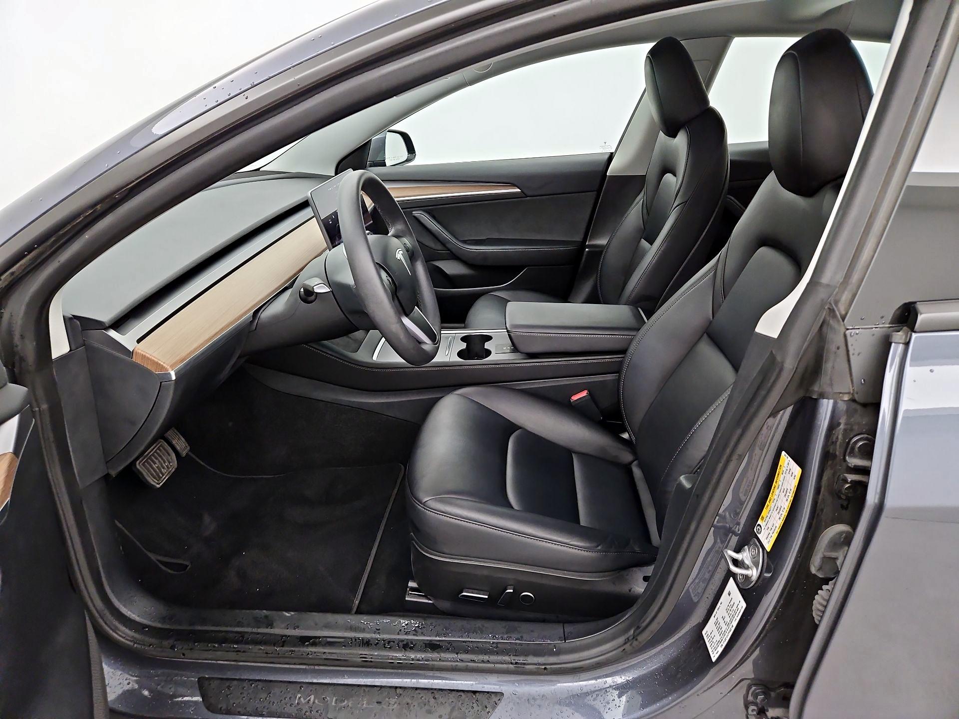 Thumbnail: 2023 Tesla Model 3 - 11