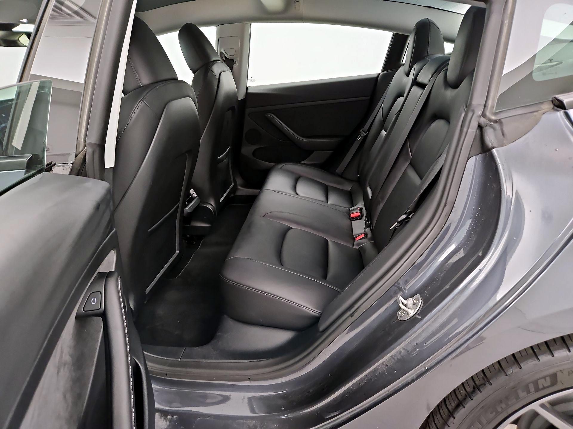 Thumbnail: 2023 Tesla Model 3 - 19