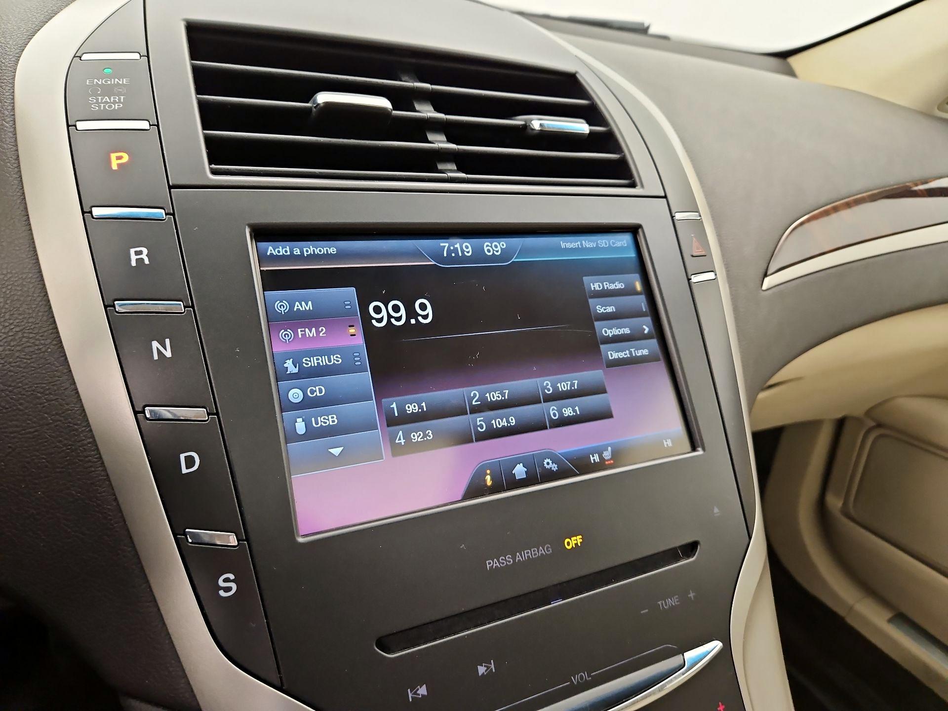 Thumbnail: 2015 Lincoln MKZ - 15