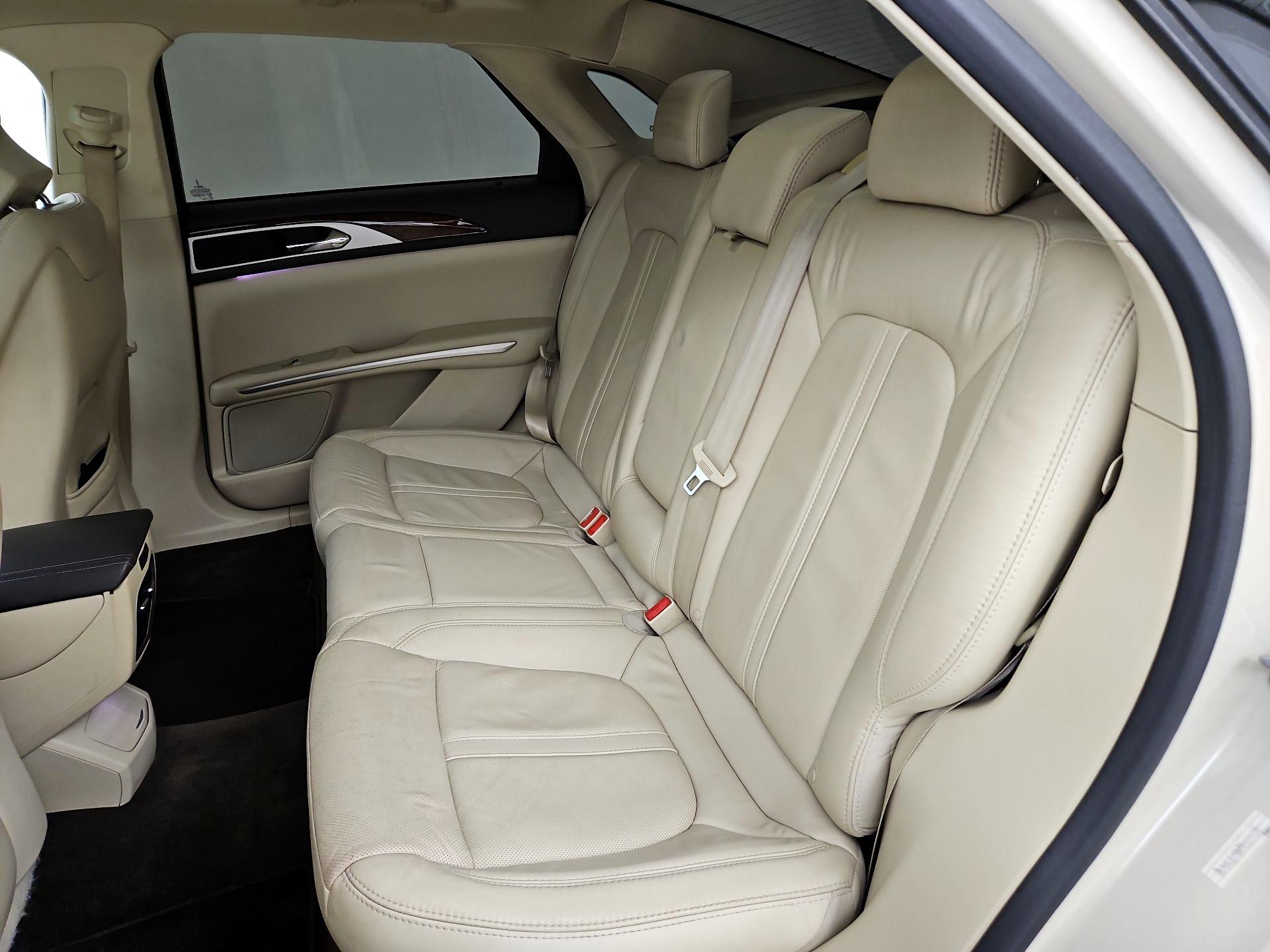 Thumbnail: 2015 Lincoln MKZ - 20