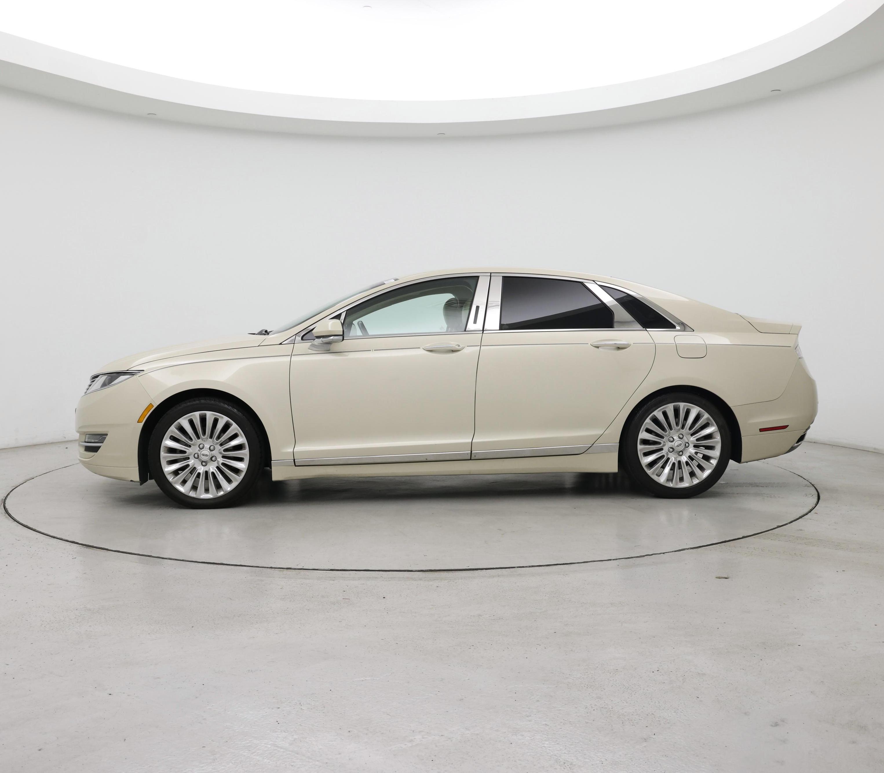 Thumbnail: 2015 Lincoln MKZ - 3