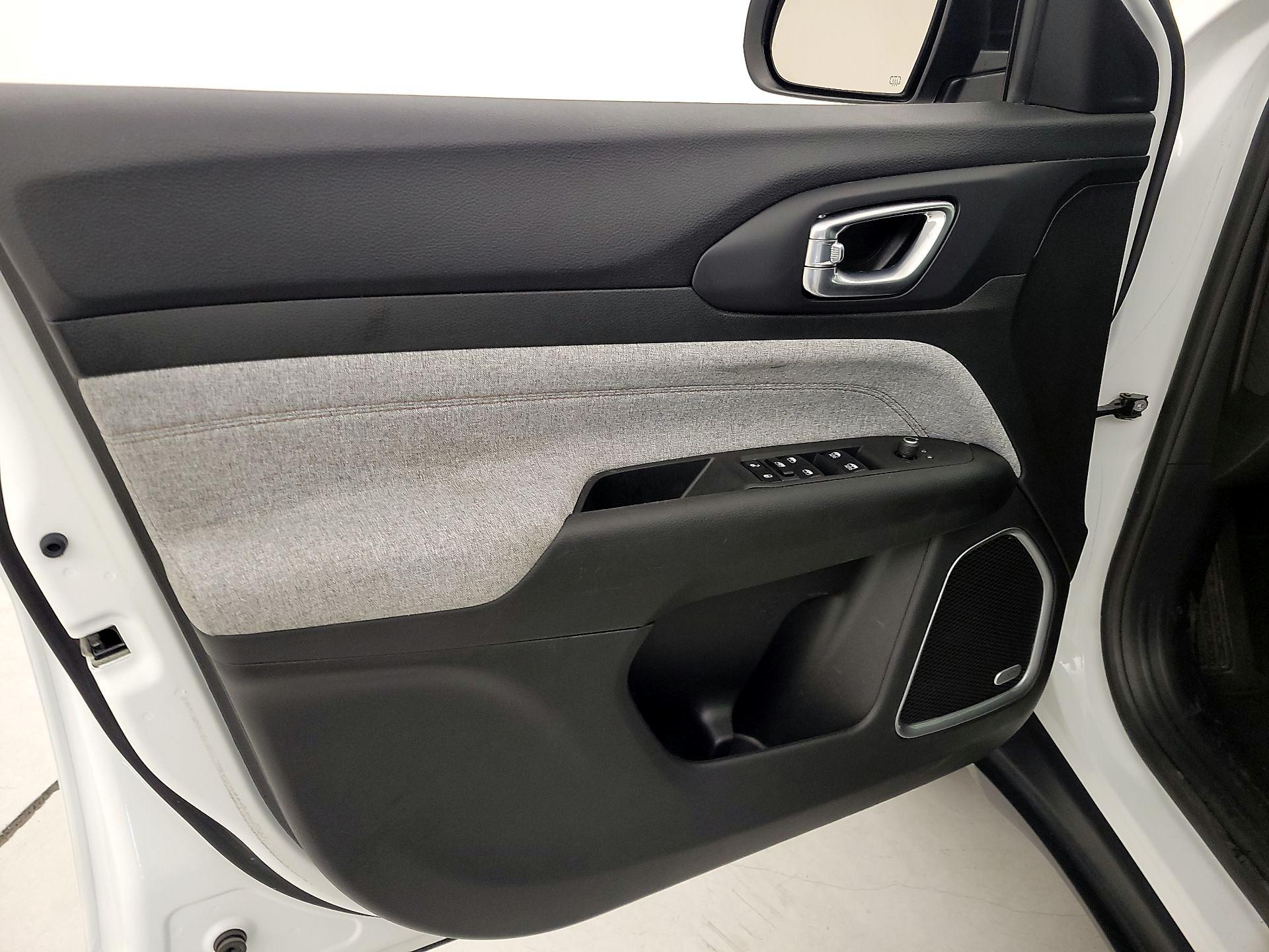 Thumbnail: 2023 Jeep Compass - 12