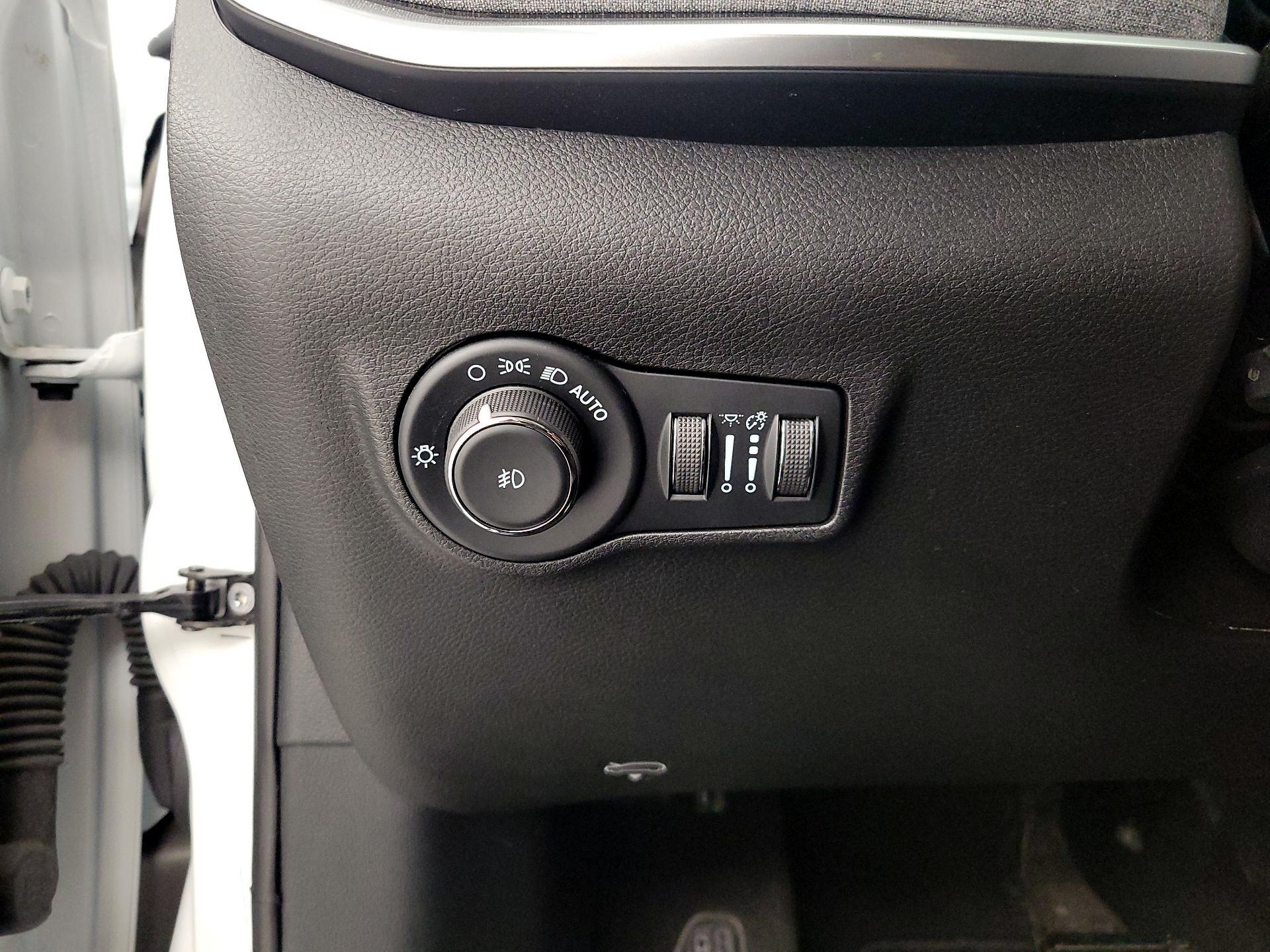 Thumbnail: 2023 Jeep Compass - 13