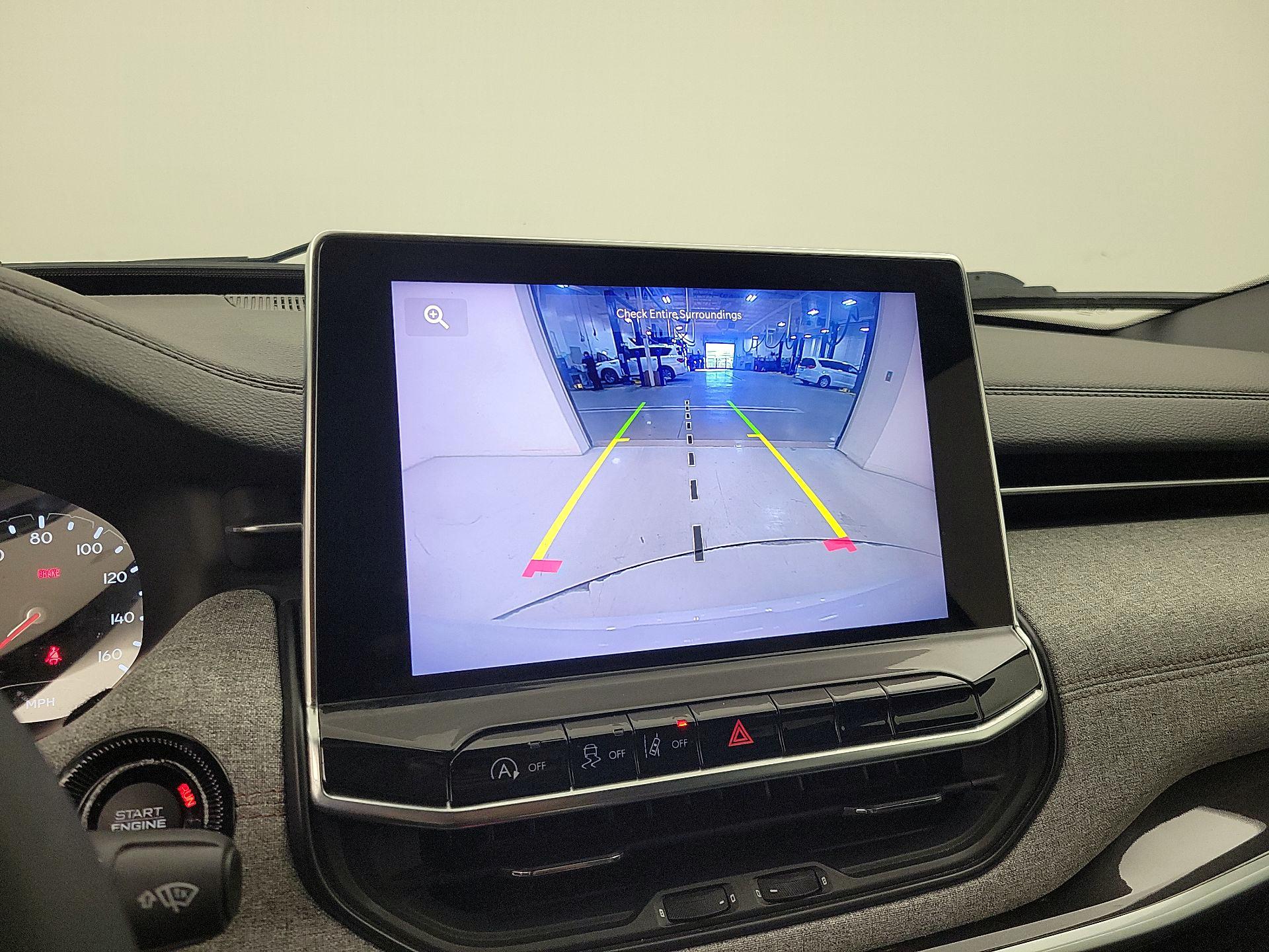 Thumbnail: 2023 Jeep Compass - 14