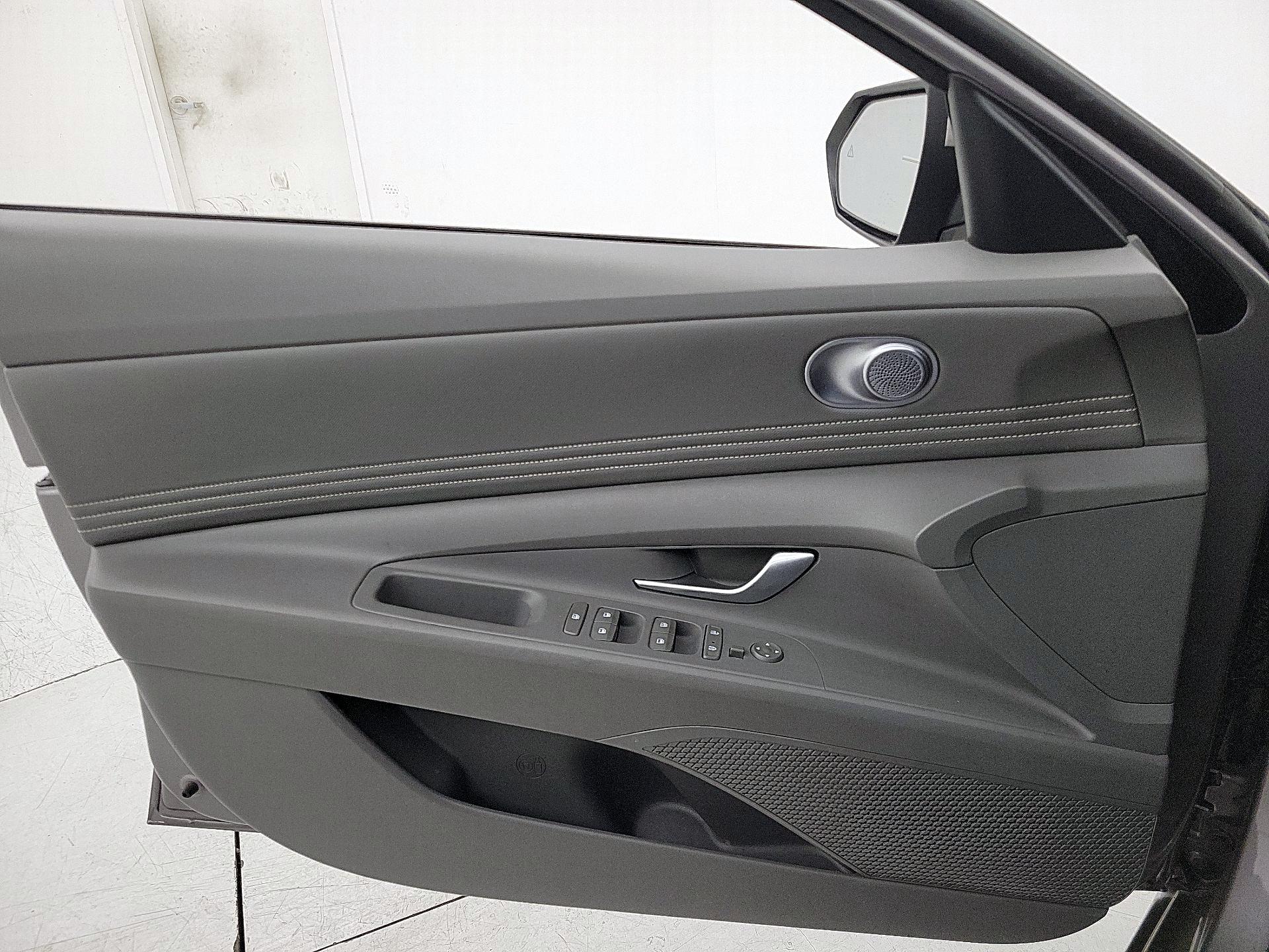 Thumbnail: 2023 Hyundai Elantra - 12