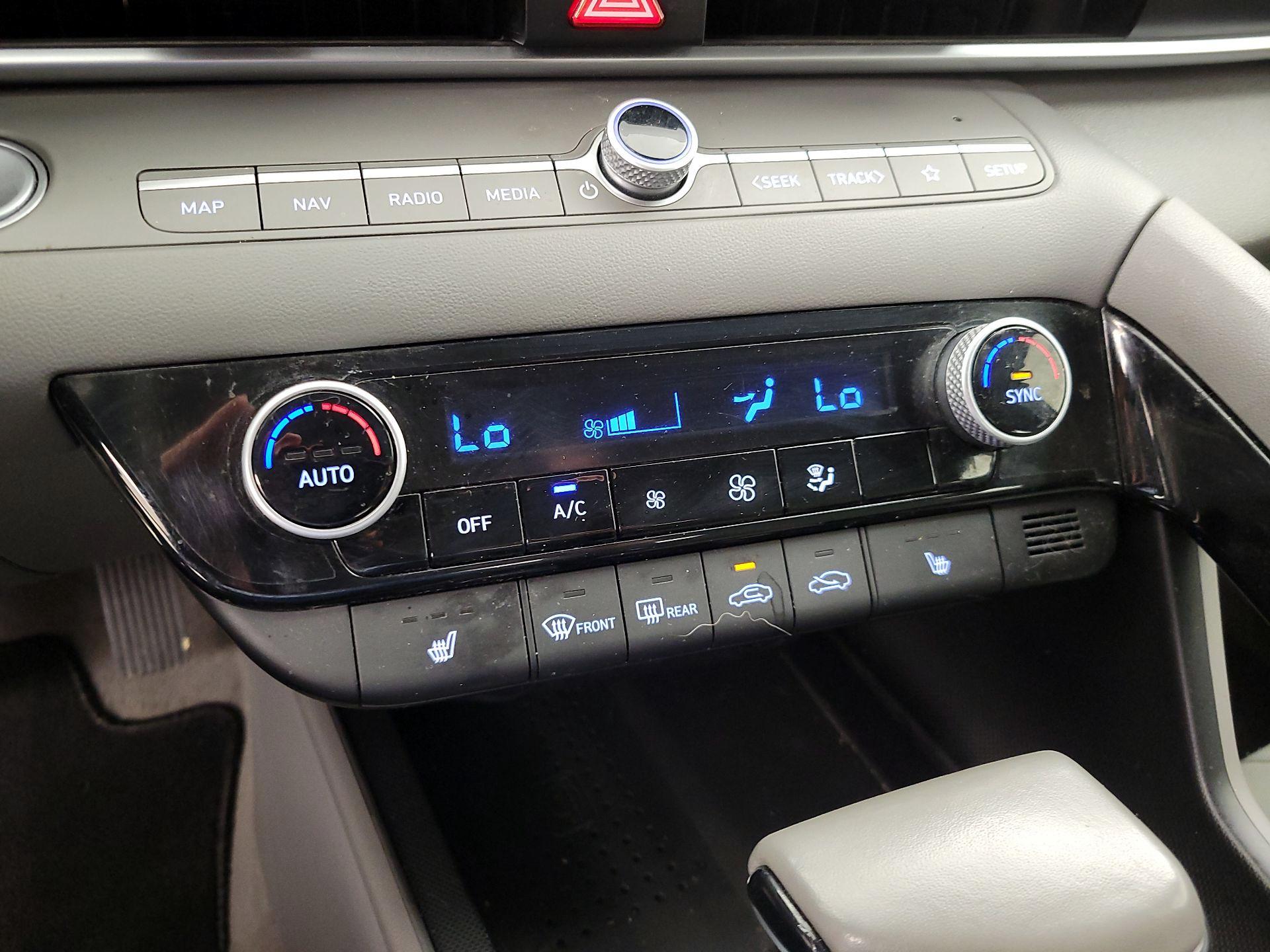 Thumbnail: 2023 Hyundai Elantra - 17