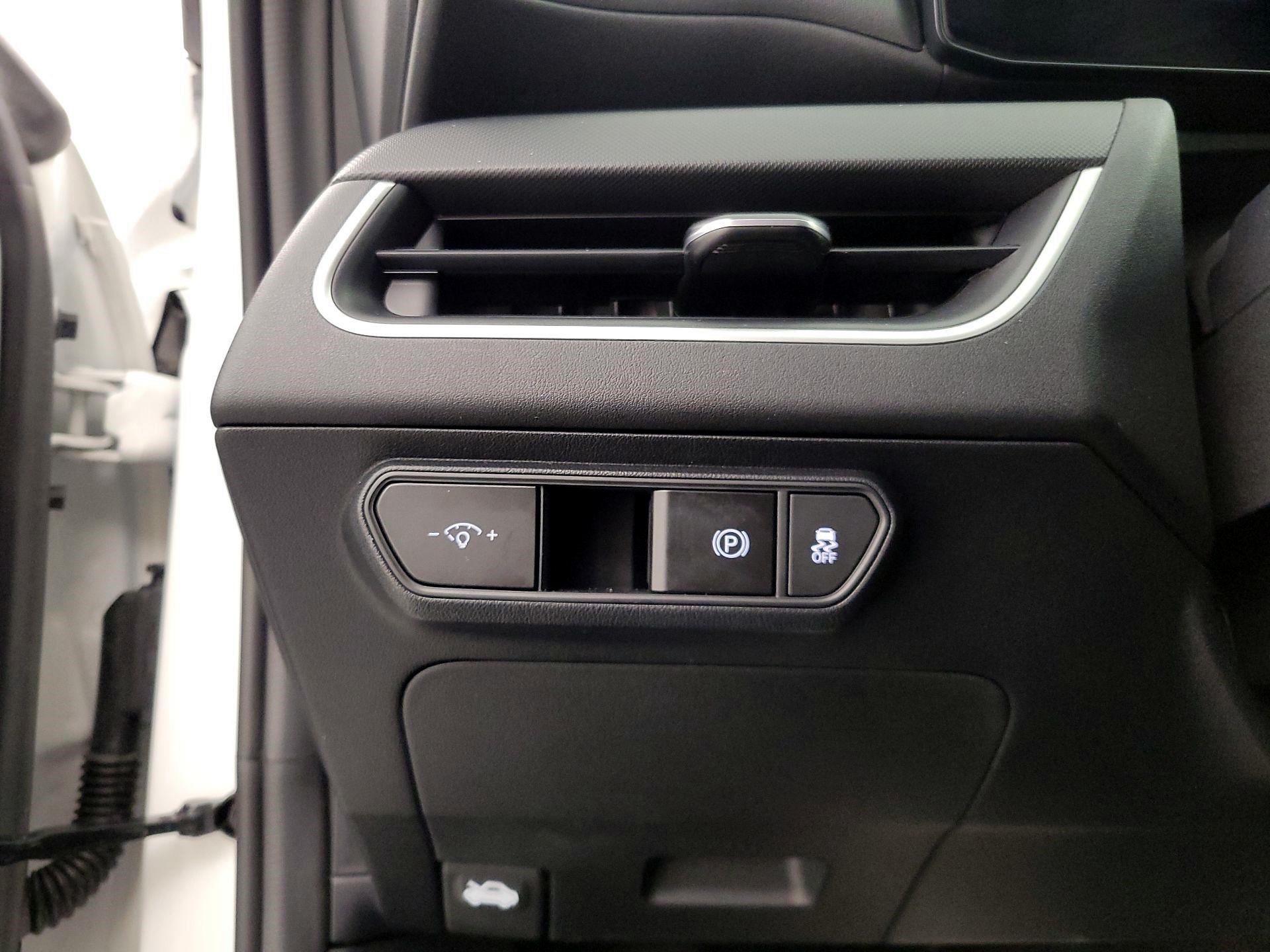 Thumbnail: 2025 Kia K4 - 13