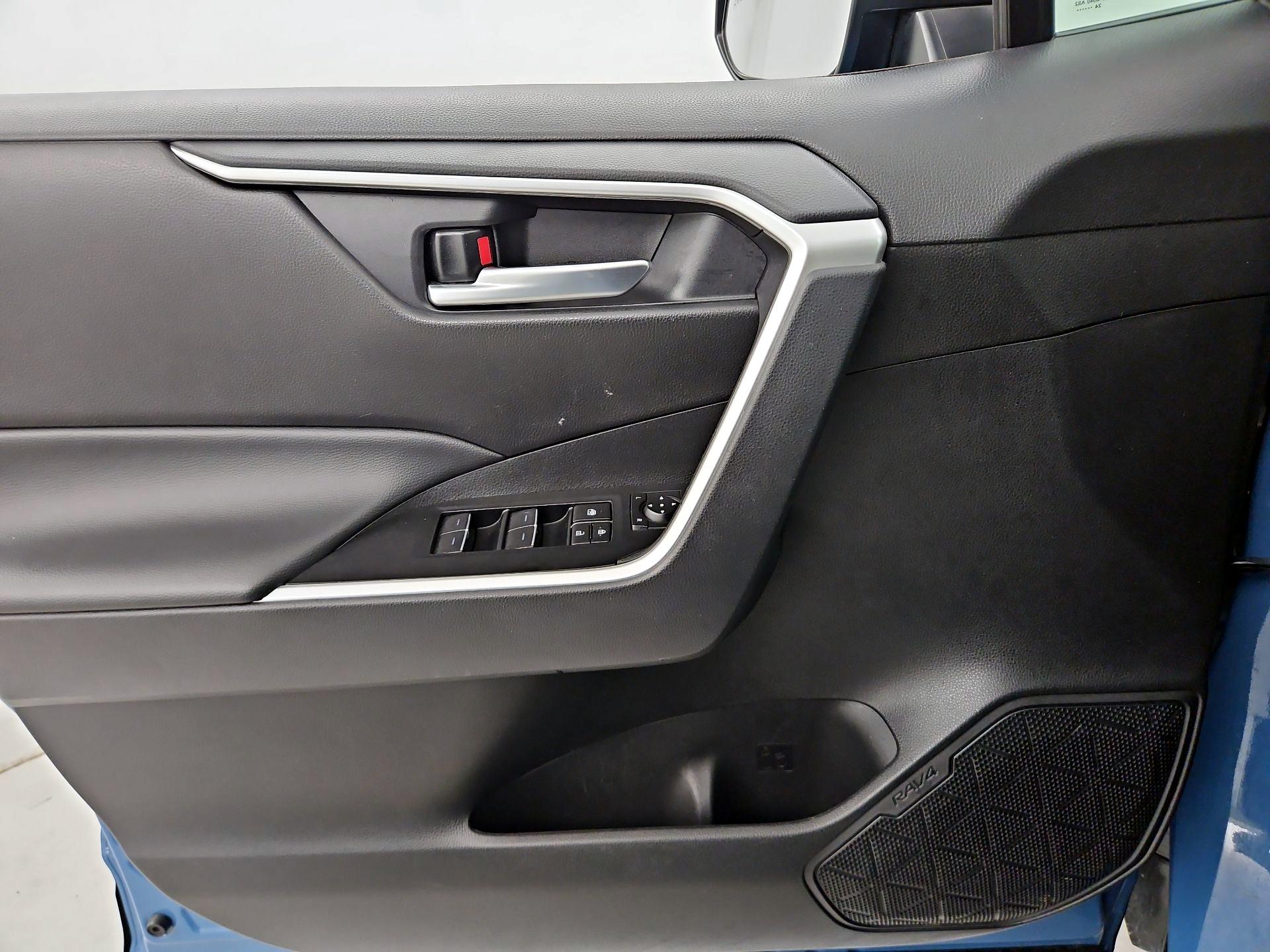 Thumbnail: 2024 Toyota RAV4 - 12