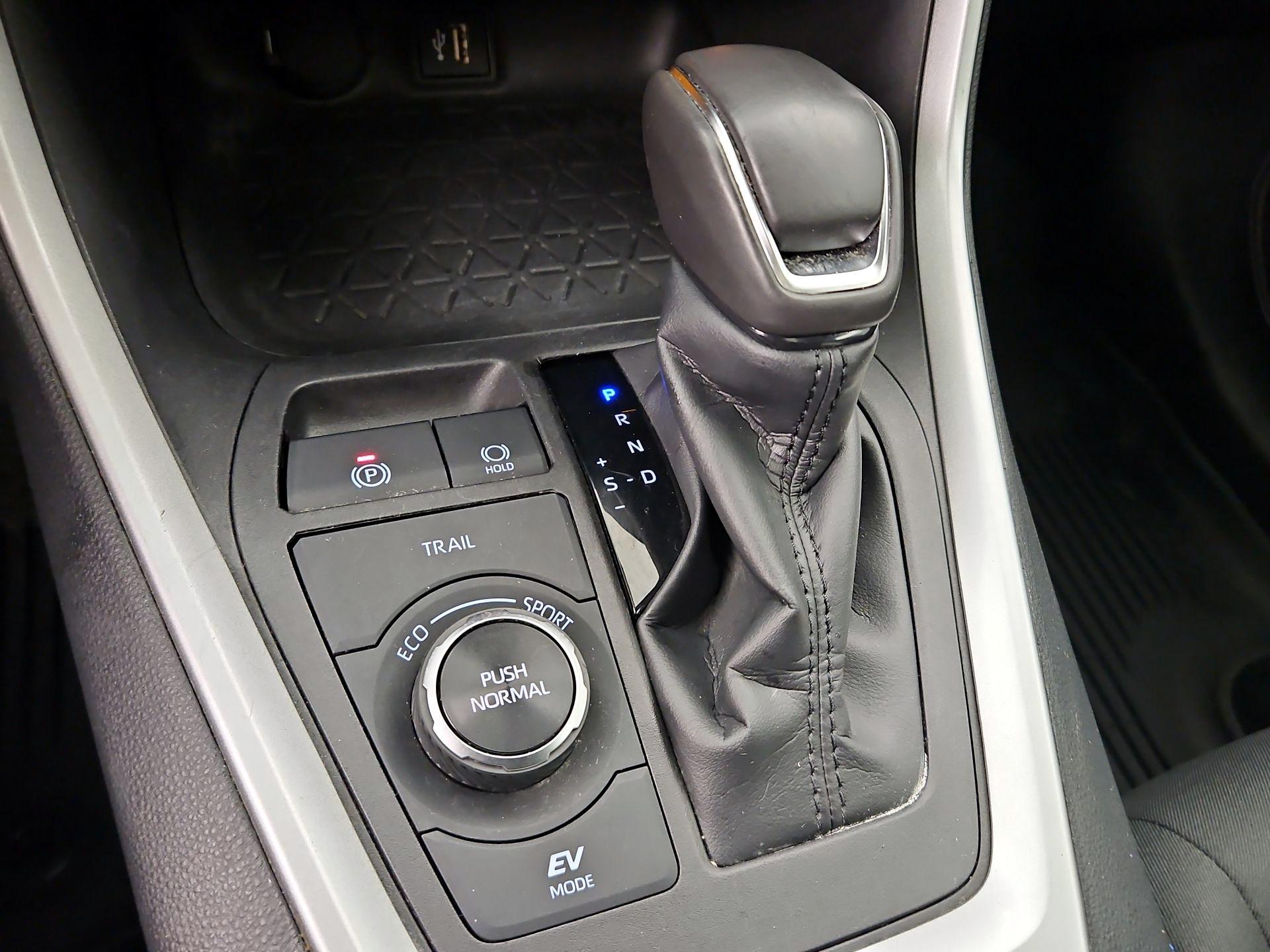 Thumbnail: 2024 Toyota RAV4 - 17