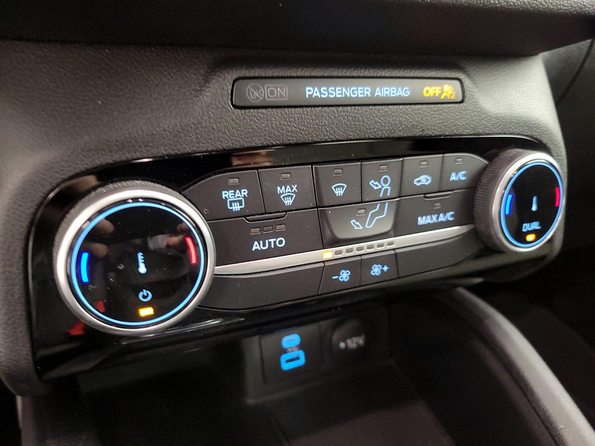 Thumbnail: 2022 Ford Escape - 17