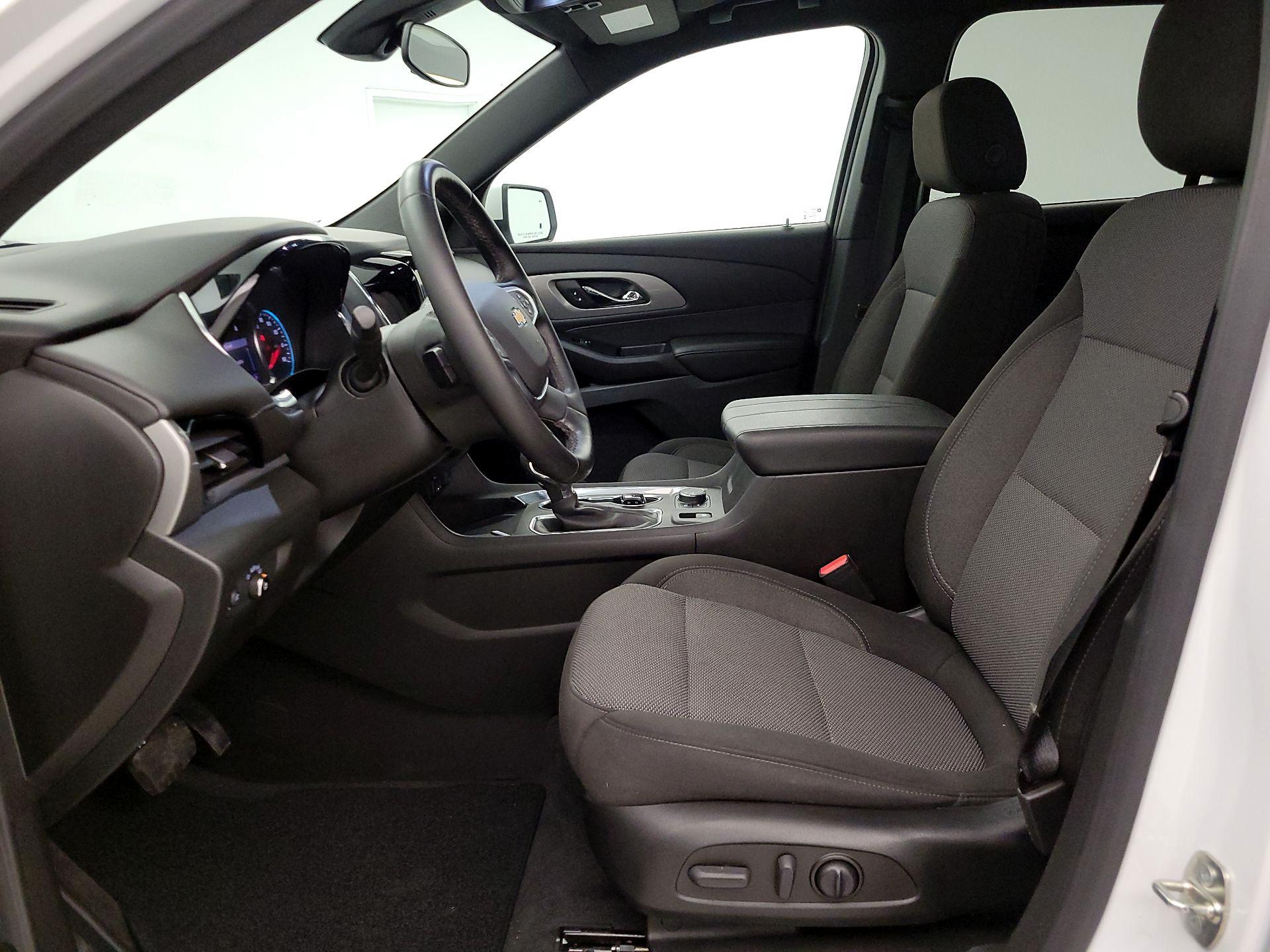 Thumbnail: 2023 Chevrolet Traverse - 11