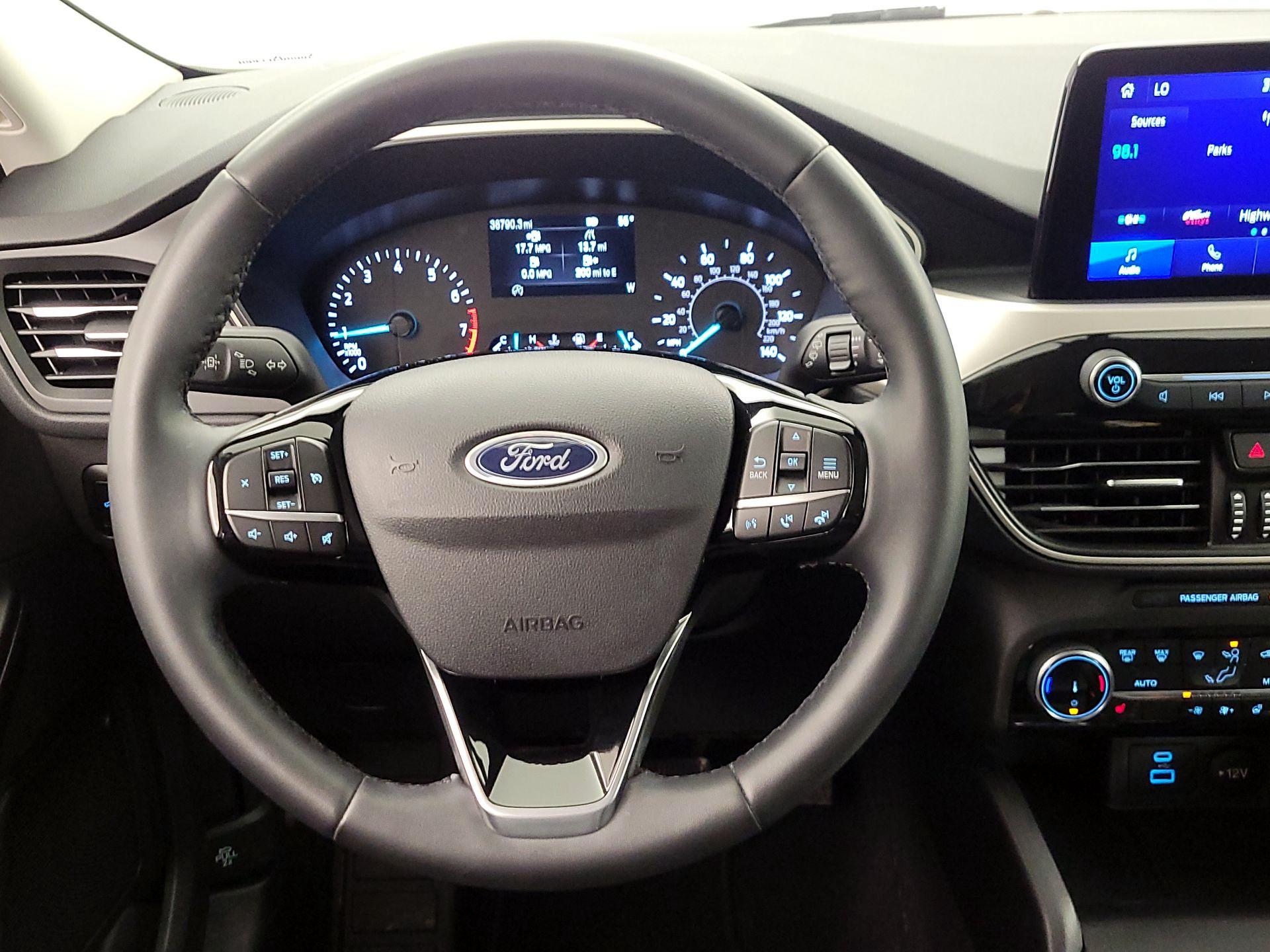 Thumbnail: 2022 Ford Escape - 10