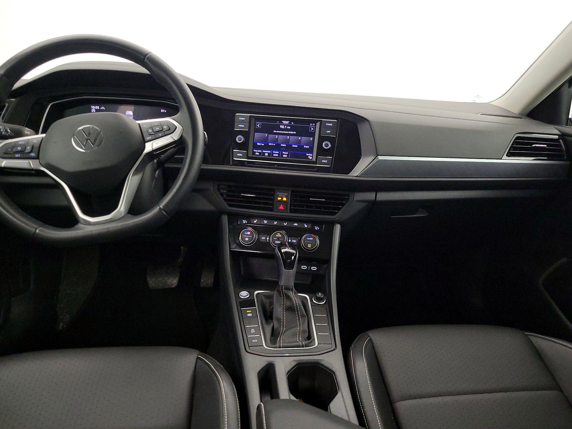 Thumbnail: 2024 Volkswagen Jetta - 9