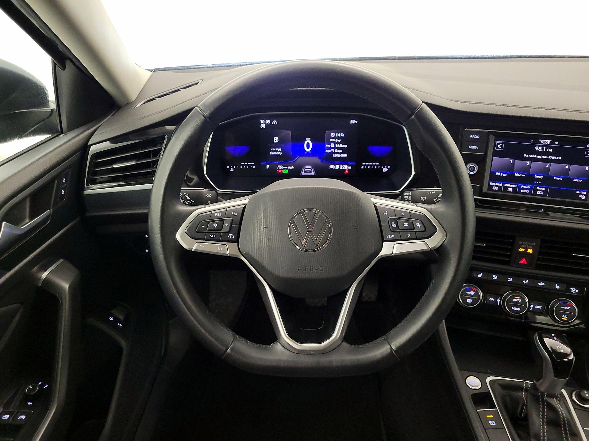 Thumbnail: 2024 Volkswagen Jetta - 10