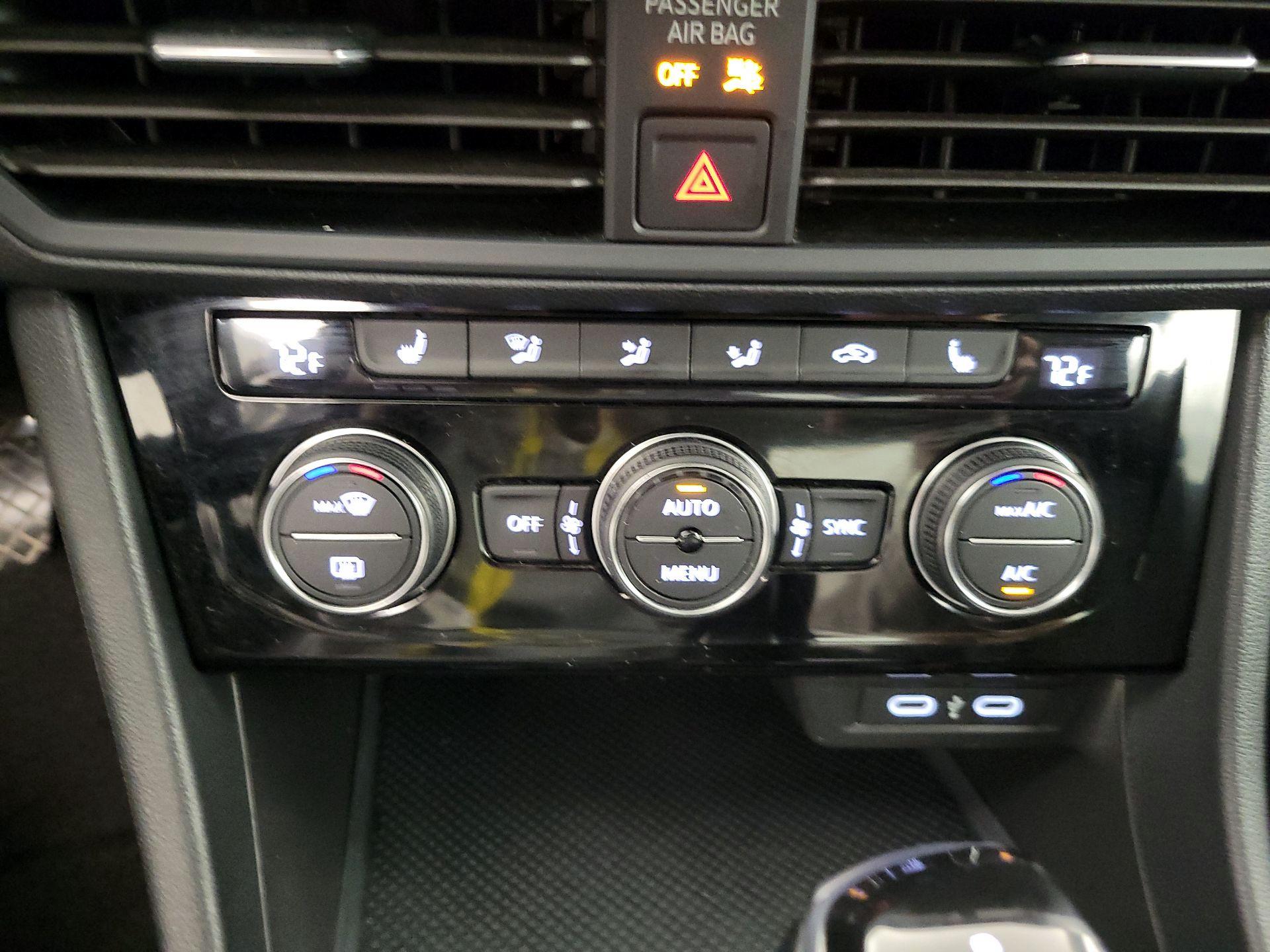 Thumbnail: 2024 Volkswagen Jetta - 16