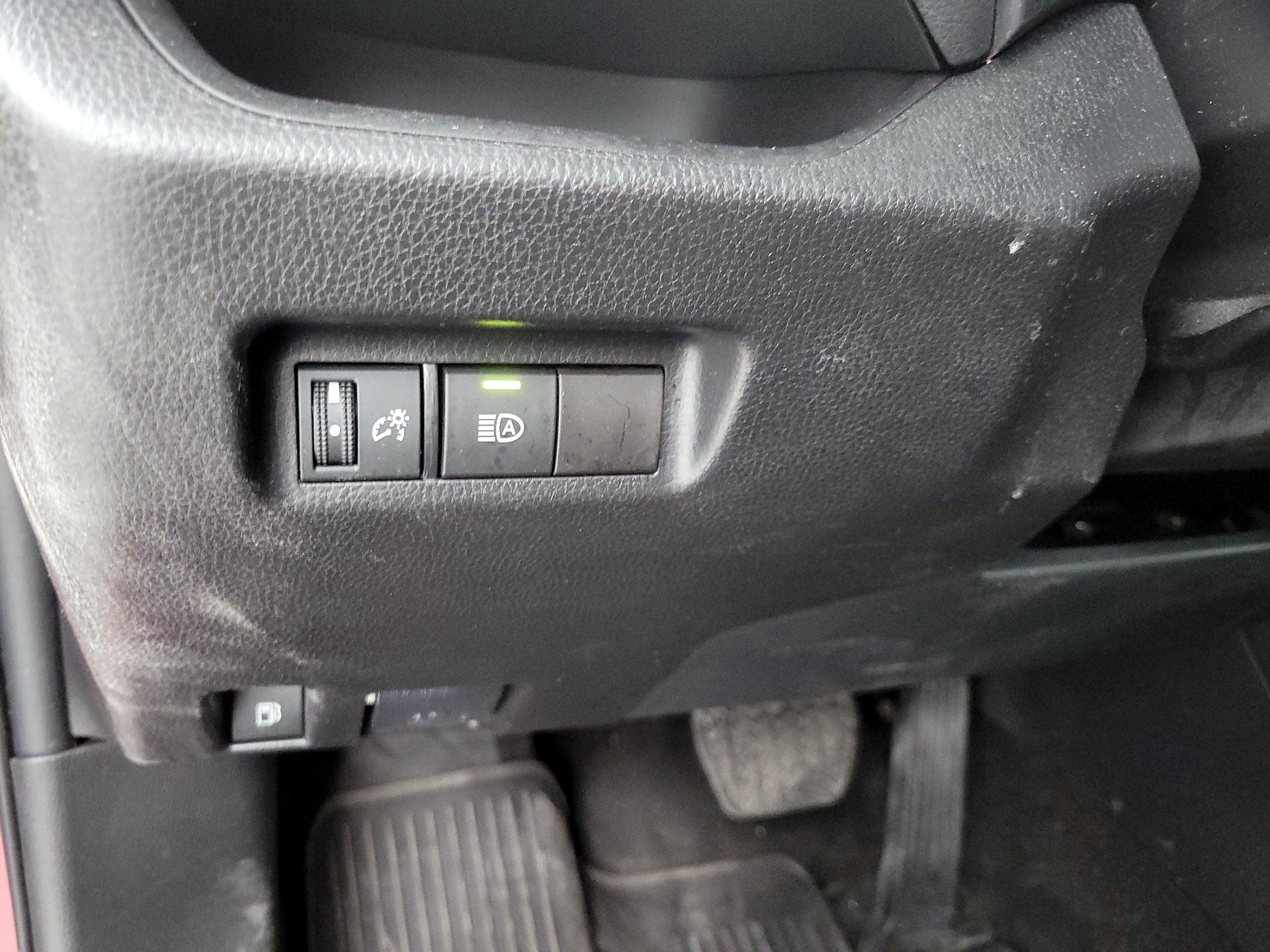 Thumbnail: 2022 Toyota RAV4 - 13