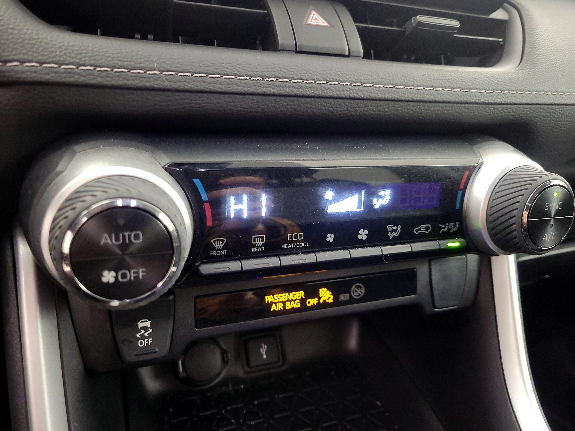 Thumbnail: 2022 Toyota RAV4 - 16