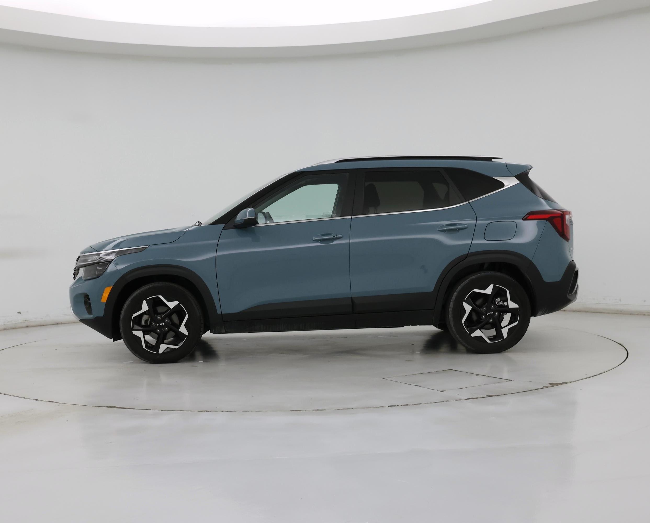 Thumbnail: 2024 Kia Seltos - 3