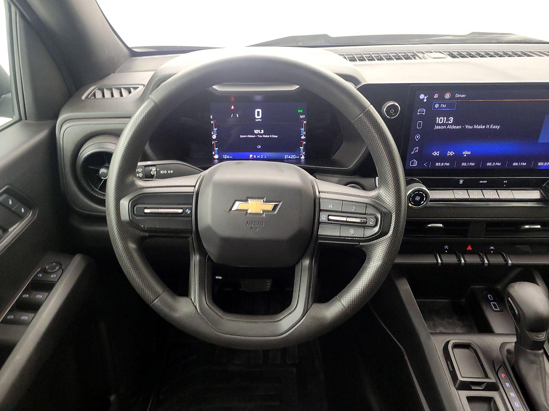 Thumbnail: 2023 Chevrolet Colorado - 10