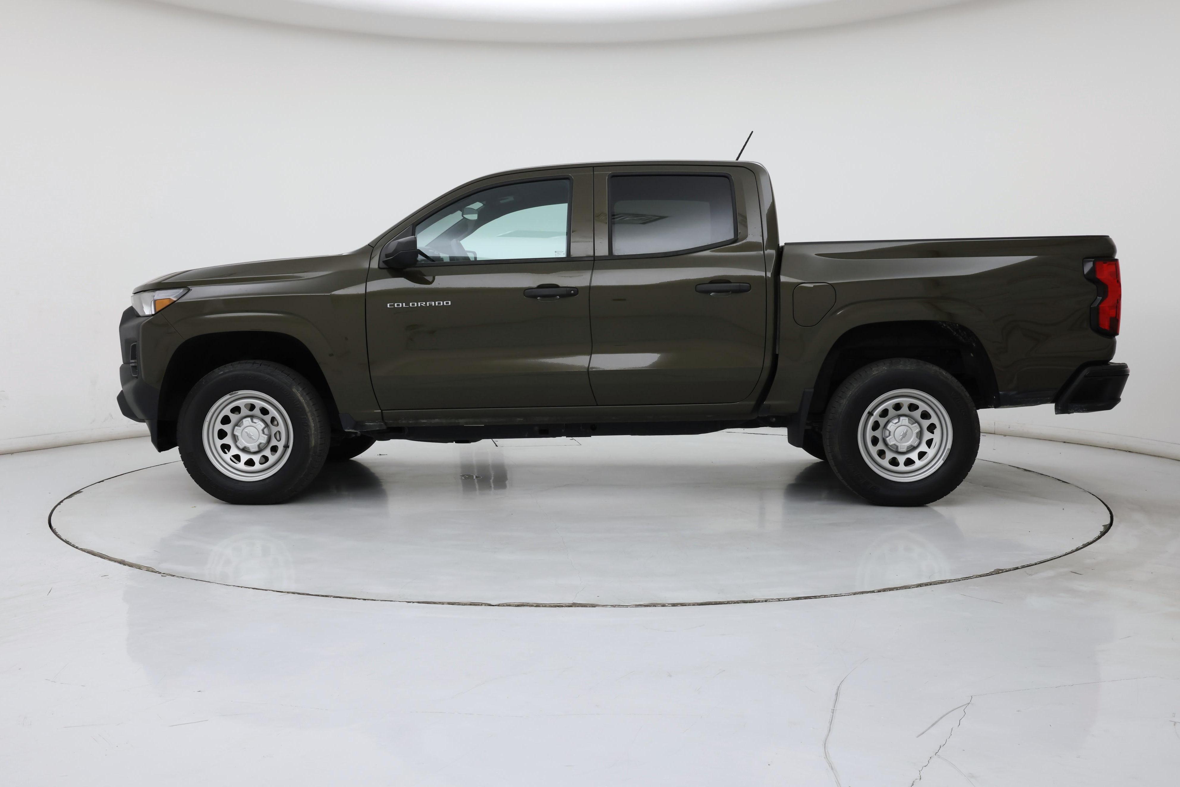 Thumbnail: 2023 Chevrolet Colorado - 3