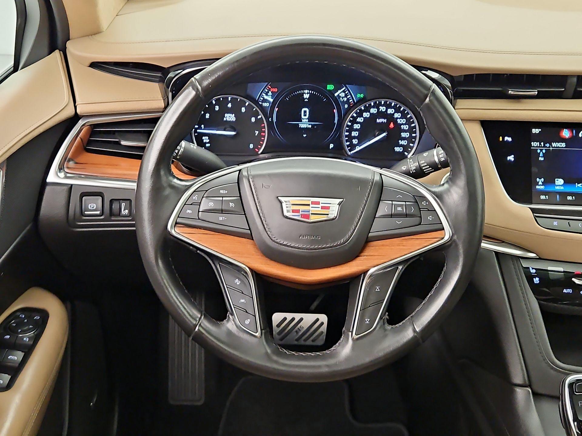 Thumbnail: 2018 Cadillac XT5 - 10