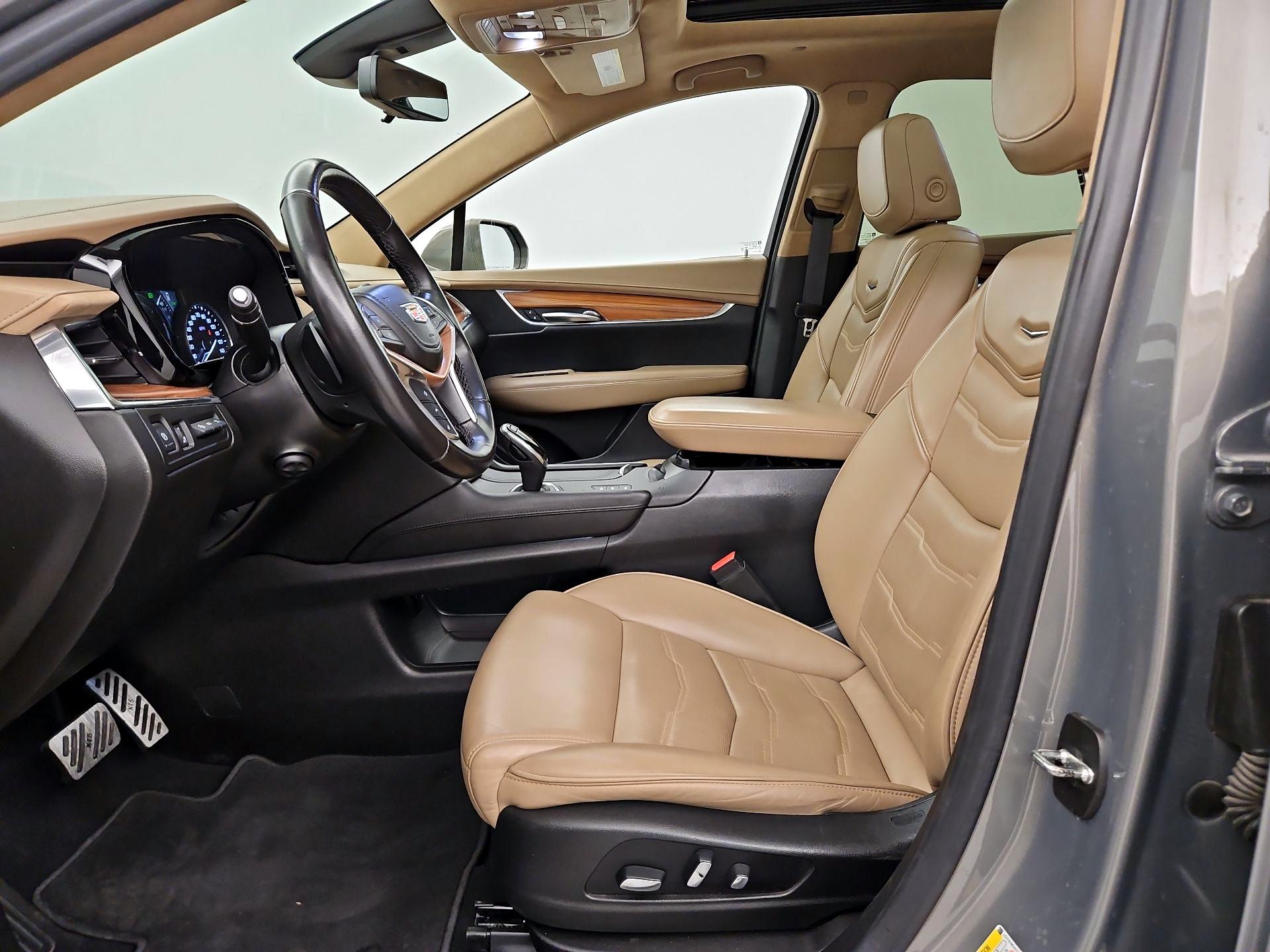 Thumbnail: 2018 Cadillac XT5 - 11