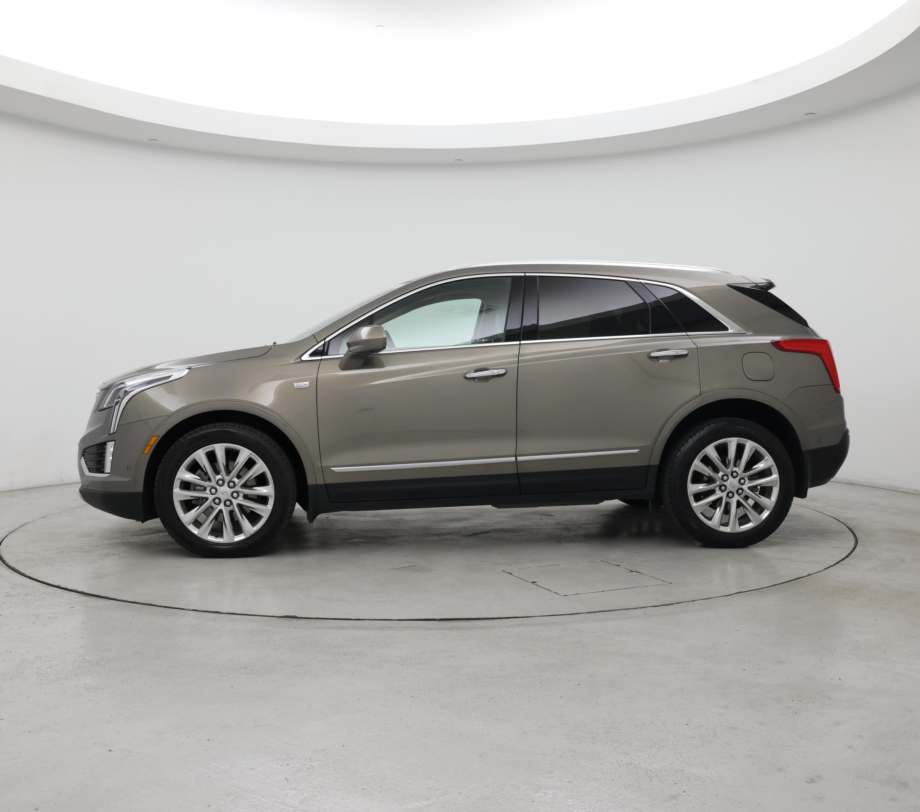 Thumbnail: 2018 Cadillac XT5 - 3