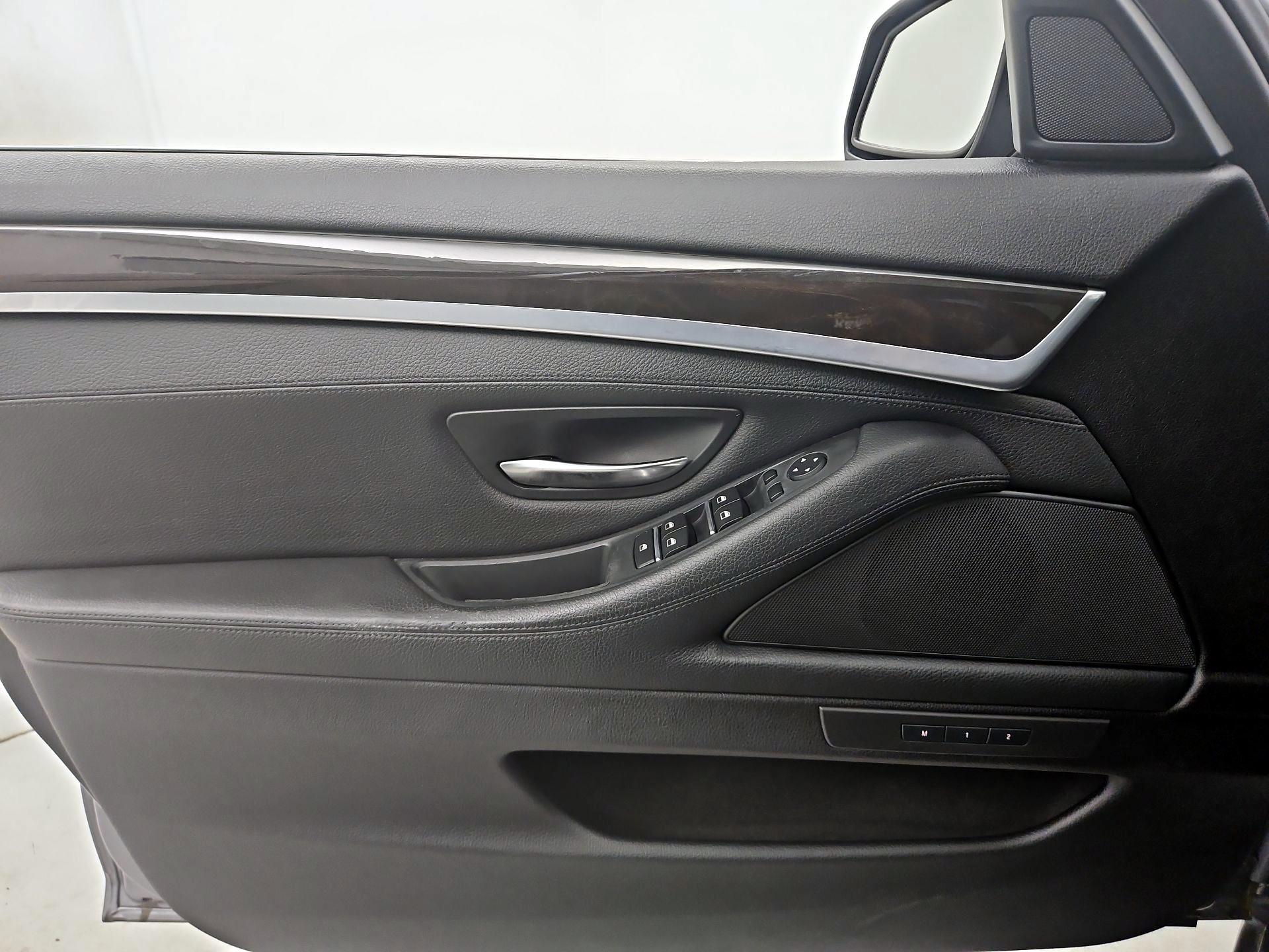 Thumbnail: 2014 BMW 5 Series - 12