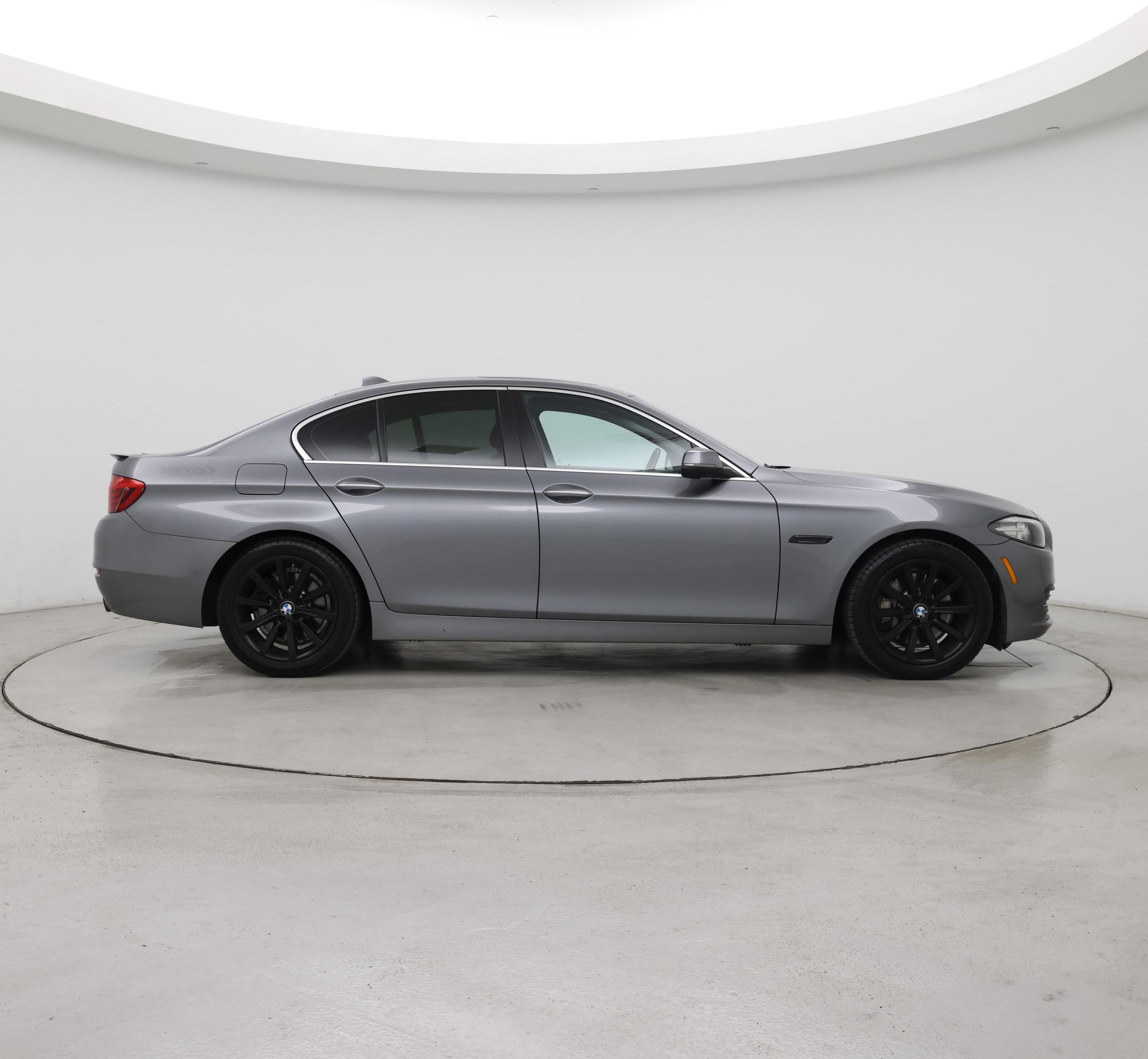 Thumbnail: 2014 BMW 5 Series - 7