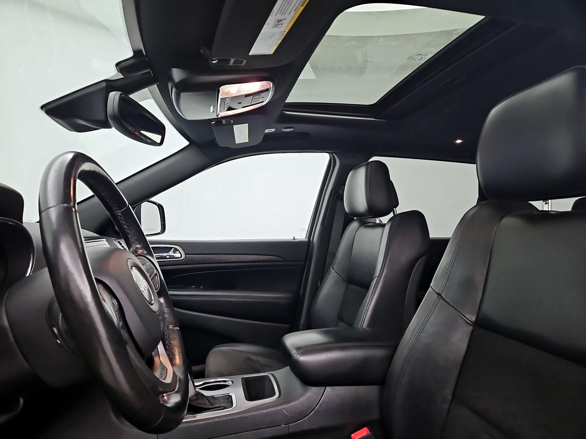 Thumbnail: 2020 Jeep Grand Cherokee - 20