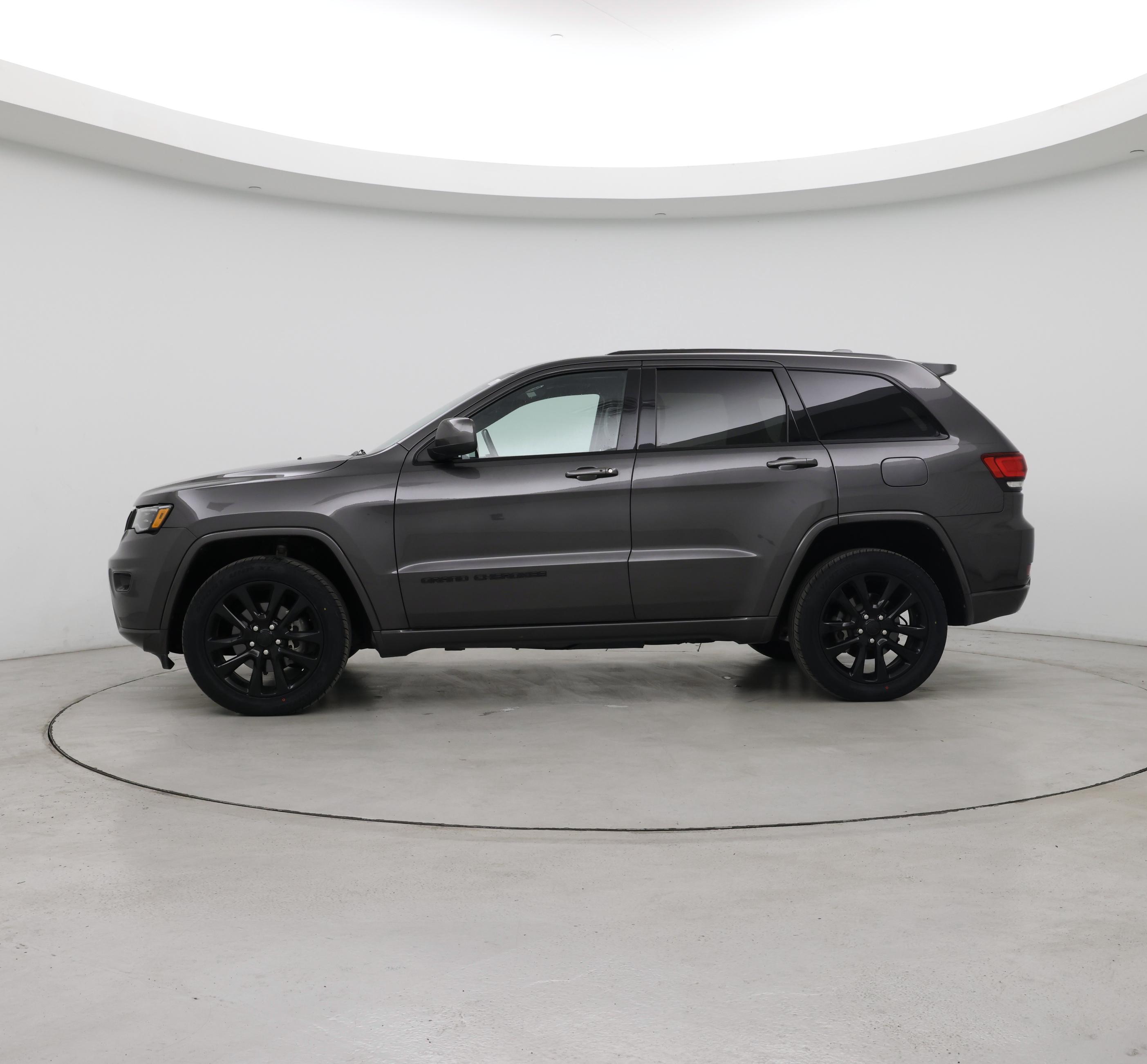 Thumbnail: 2020 Jeep Grand Cherokee - 3
