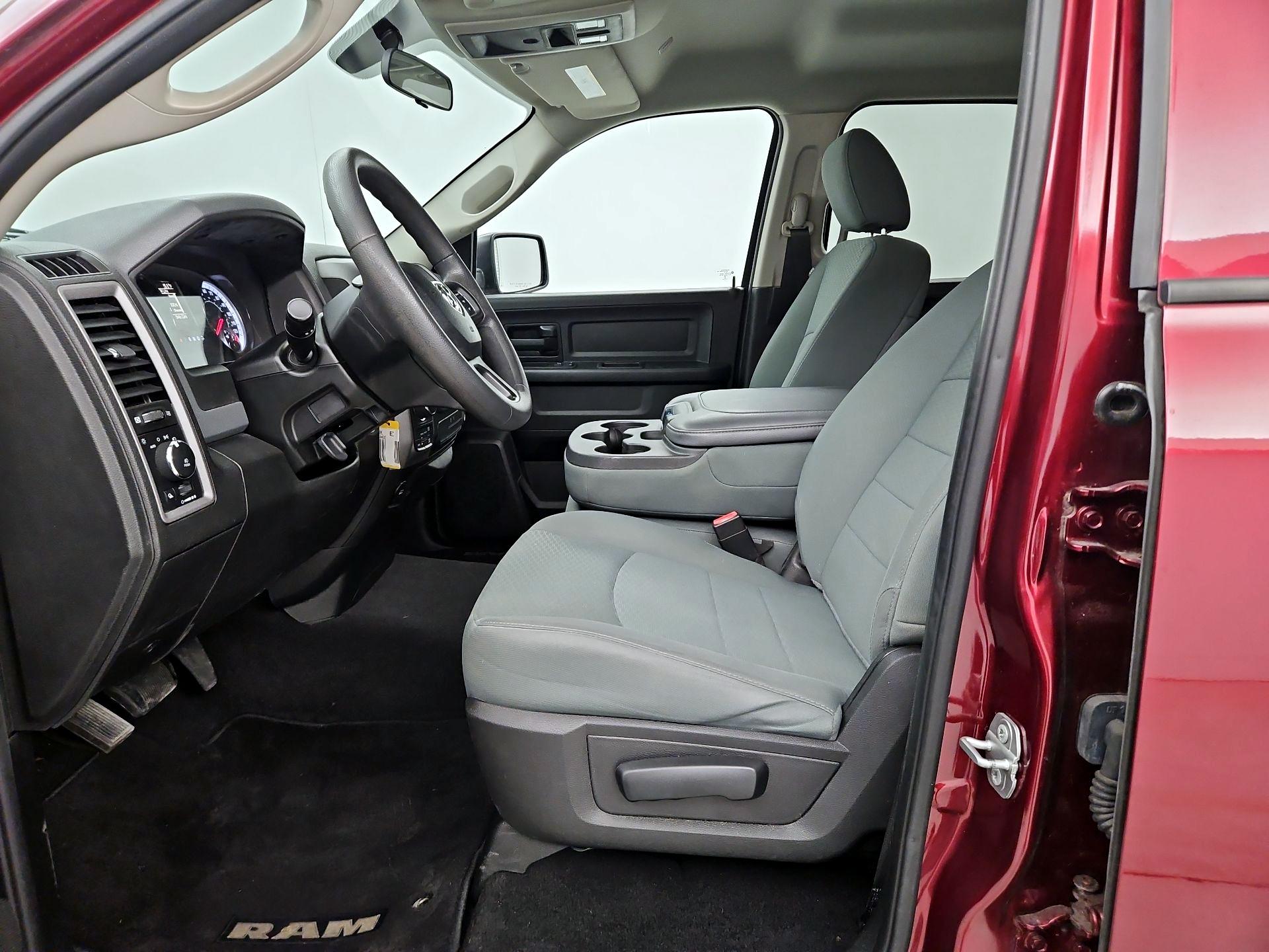 Thumbnail: 2019 RAM 1500 Classic - 11