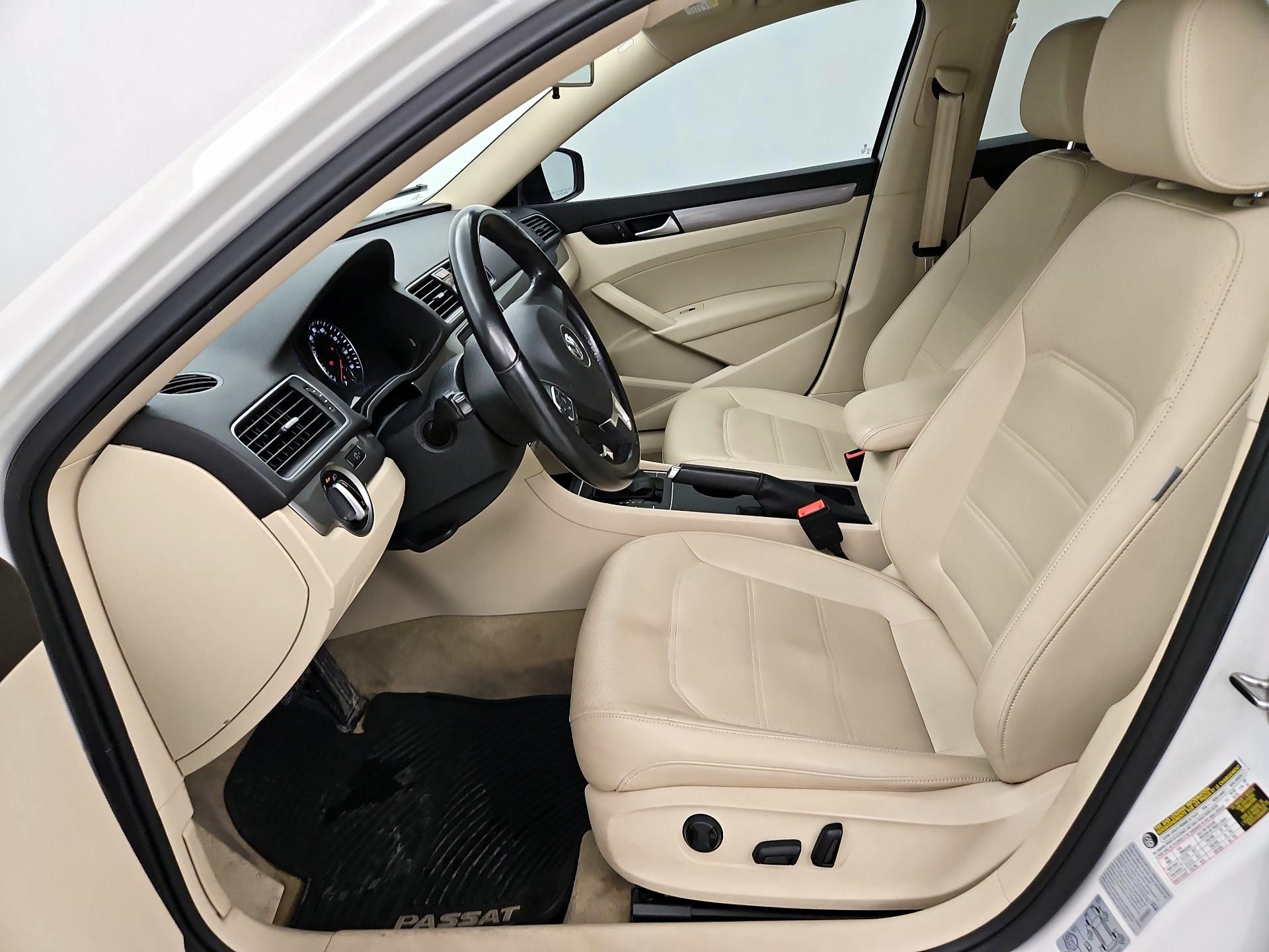 Thumbnail: 2015 Volkswagen Passat - 11