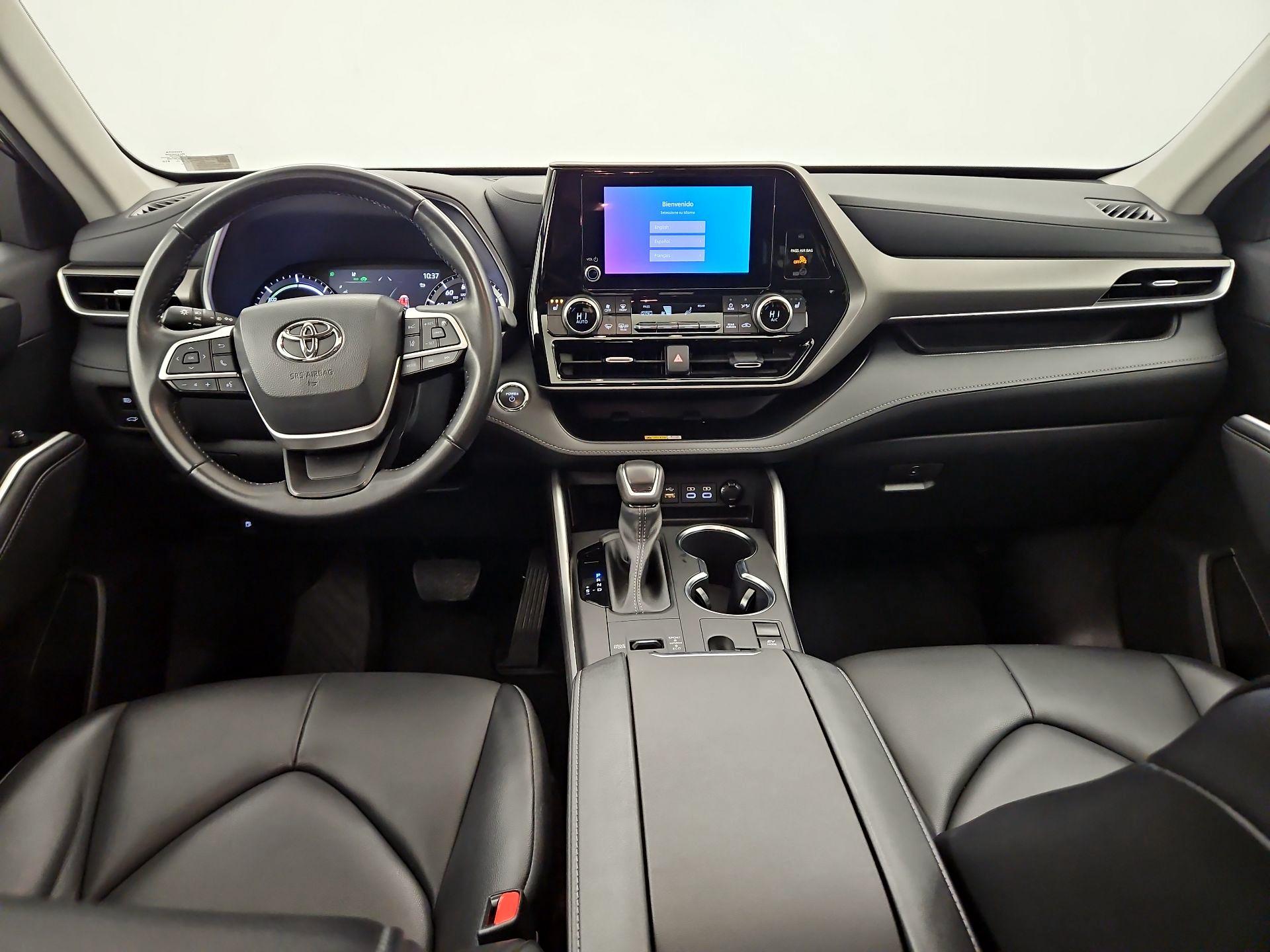 Thumbnail: 2023 Toyota Highlander - 9