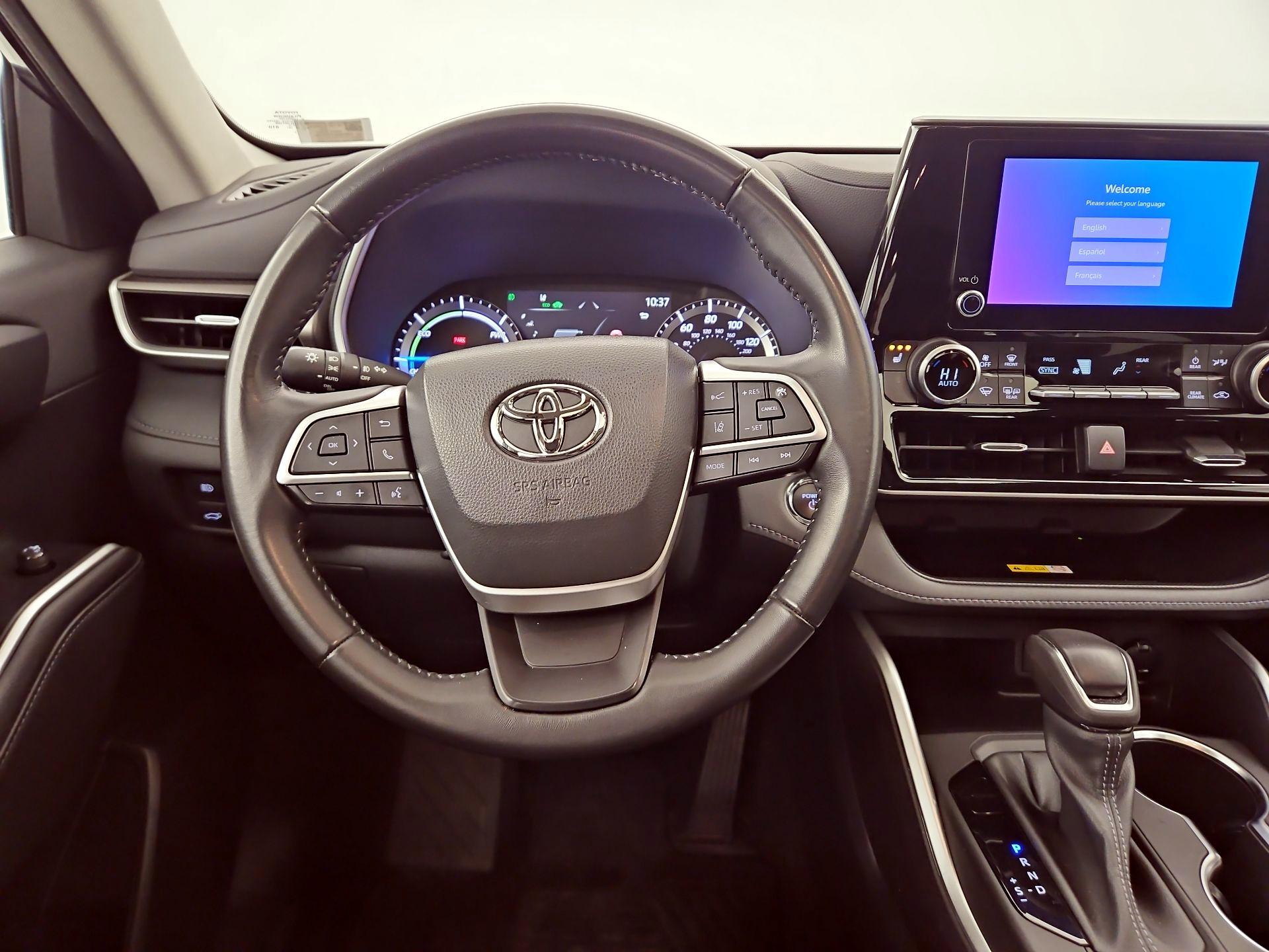 Thumbnail: 2023 Toyota Highlander - 10