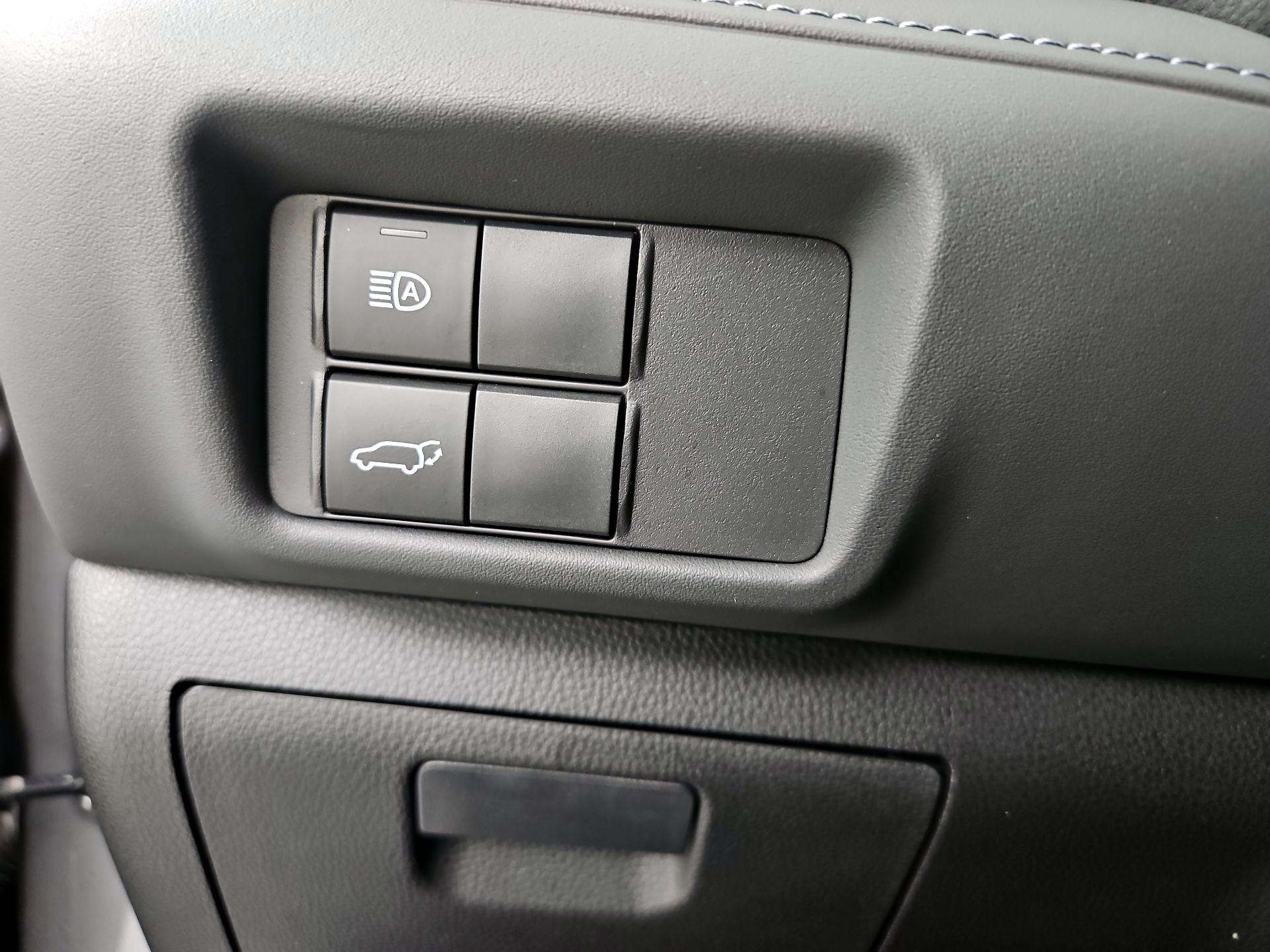 Thumbnail: 2023 Toyota Highlander - 13