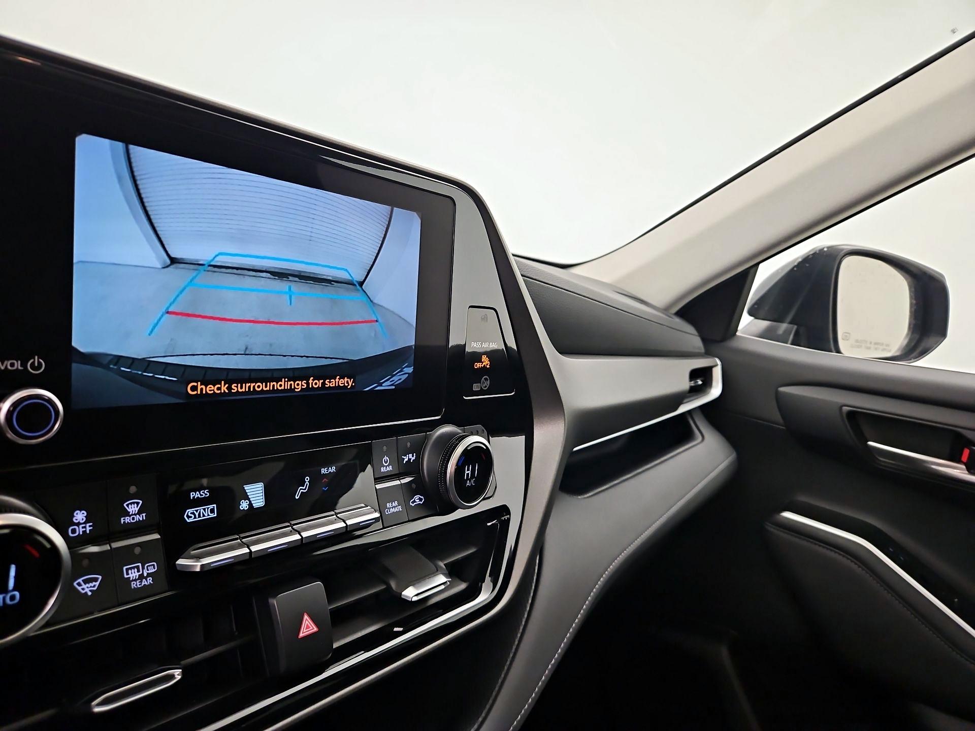 Thumbnail: 2023 Toyota Highlander - 14