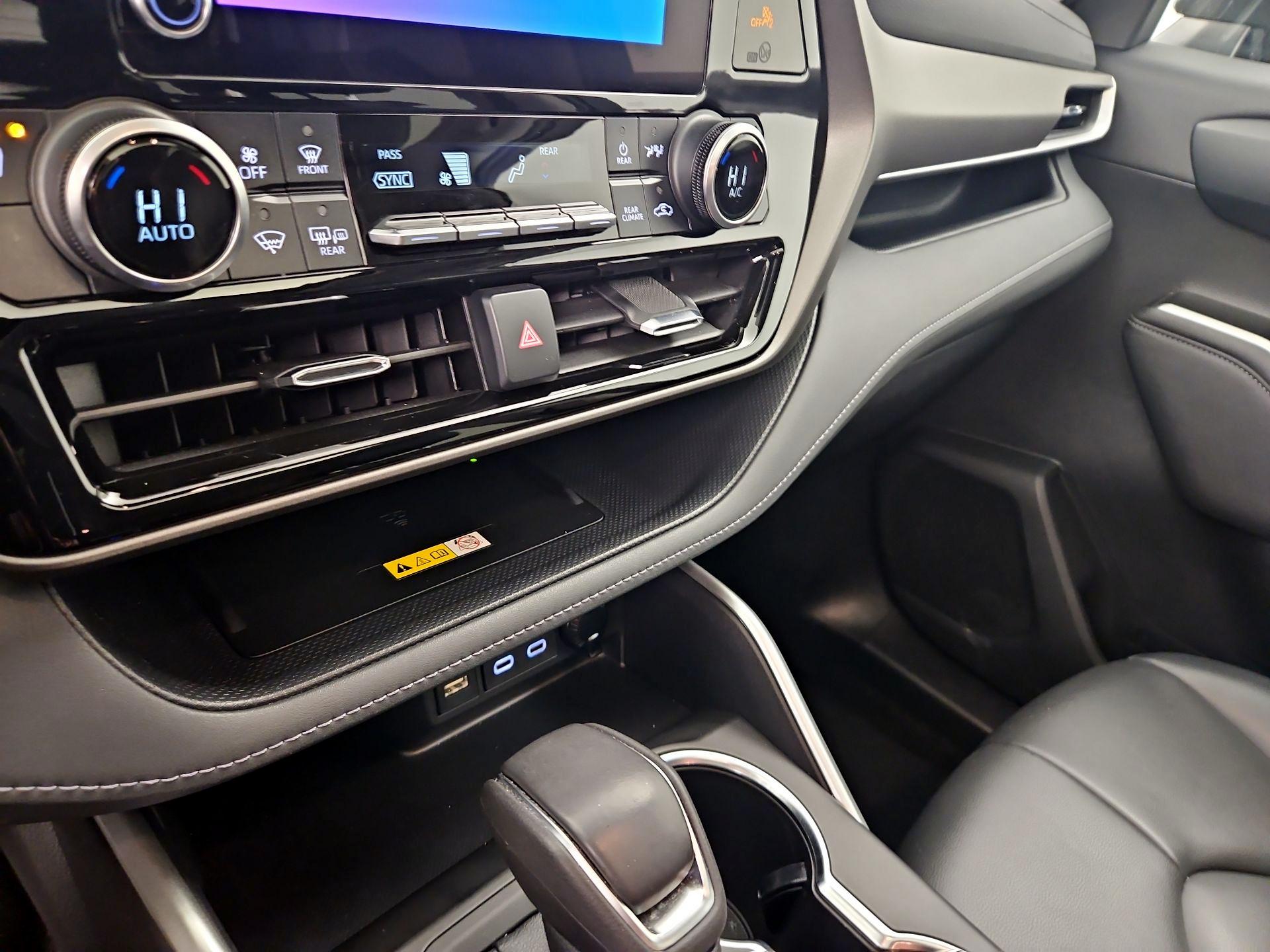 Thumbnail: 2023 Toyota Highlander - 16