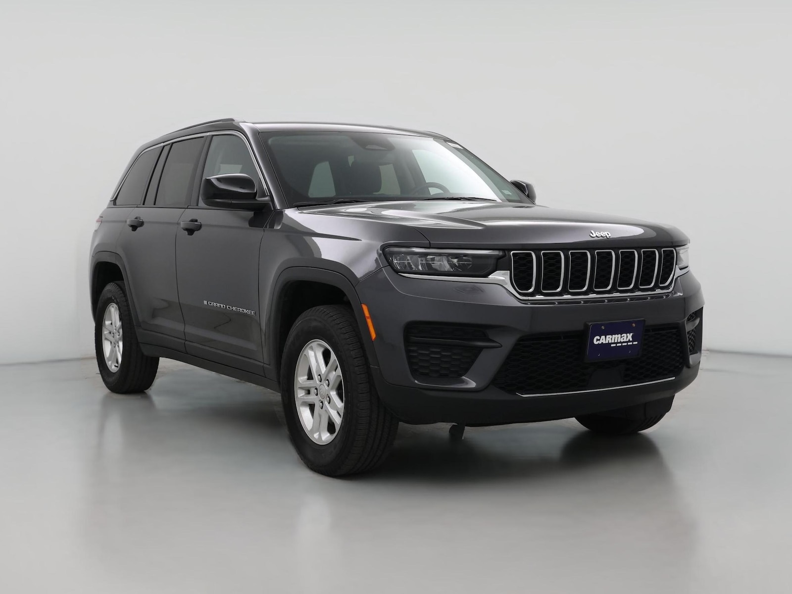 2023 Jeep Grand Cherokee Laredo - Photo 1