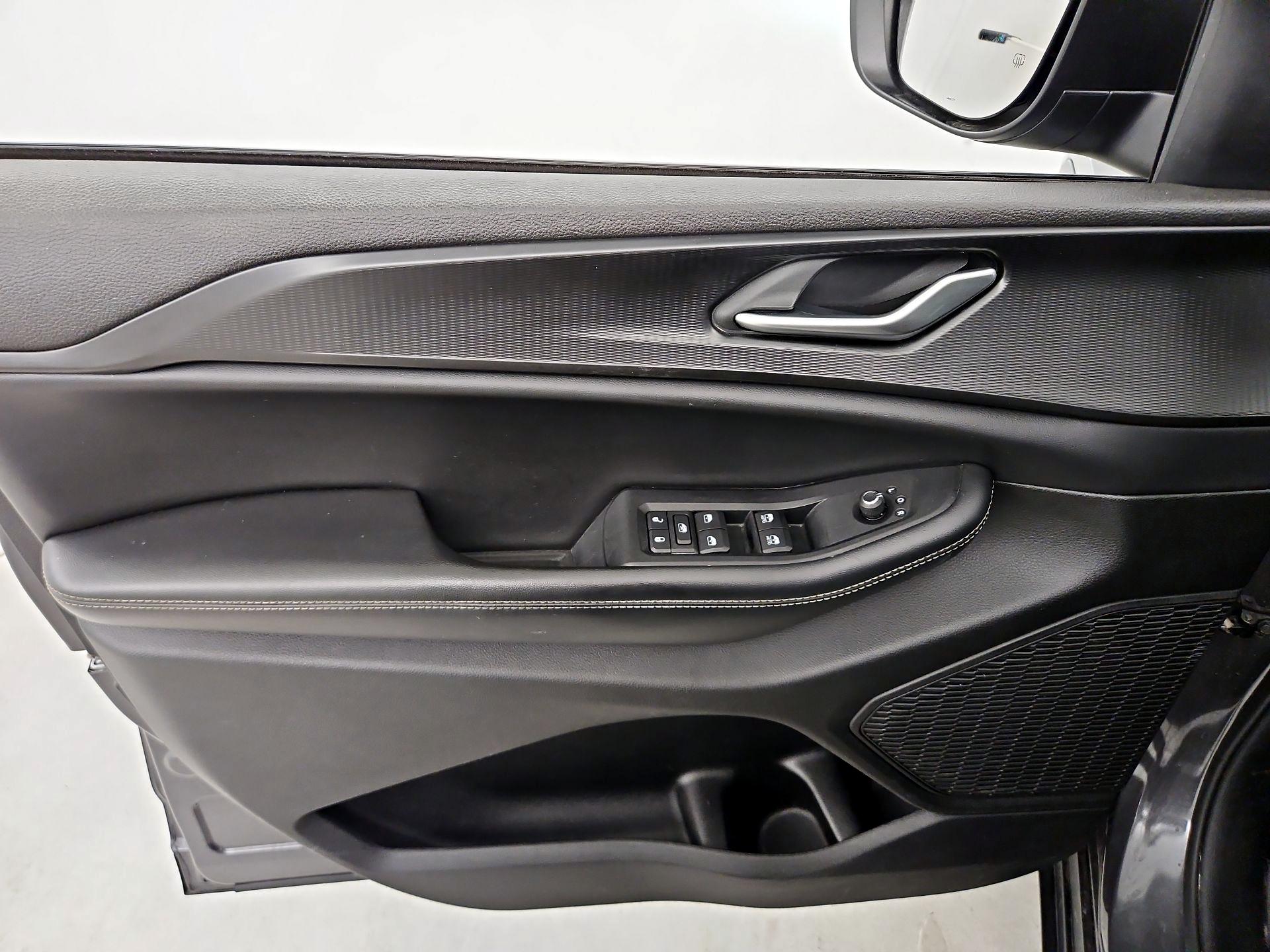 Thumbnail: 2023 Jeep Grand Cherokee - 12