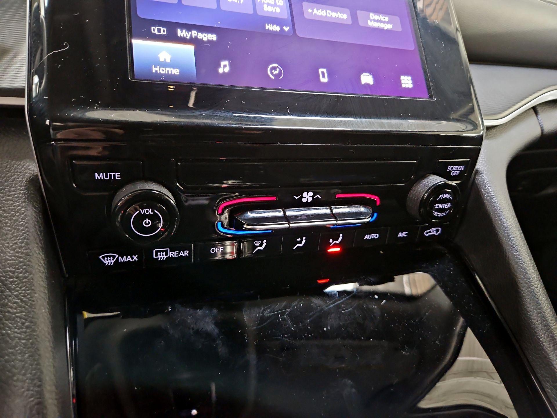 Thumbnail: 2023 Jeep Grand Cherokee - 16