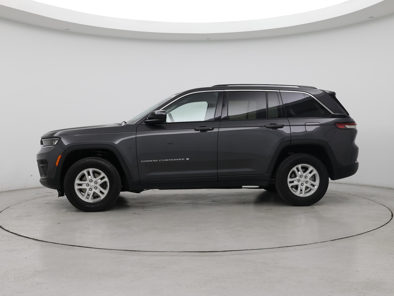 2023 Jeep Grand Cherokee Laredo - Photo 4
