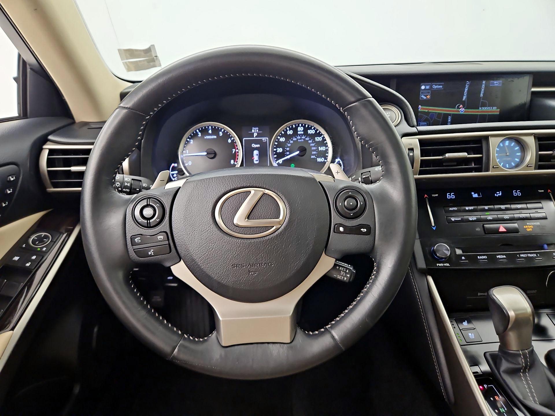 Thumbnail: 2014 Lexus IS - 10