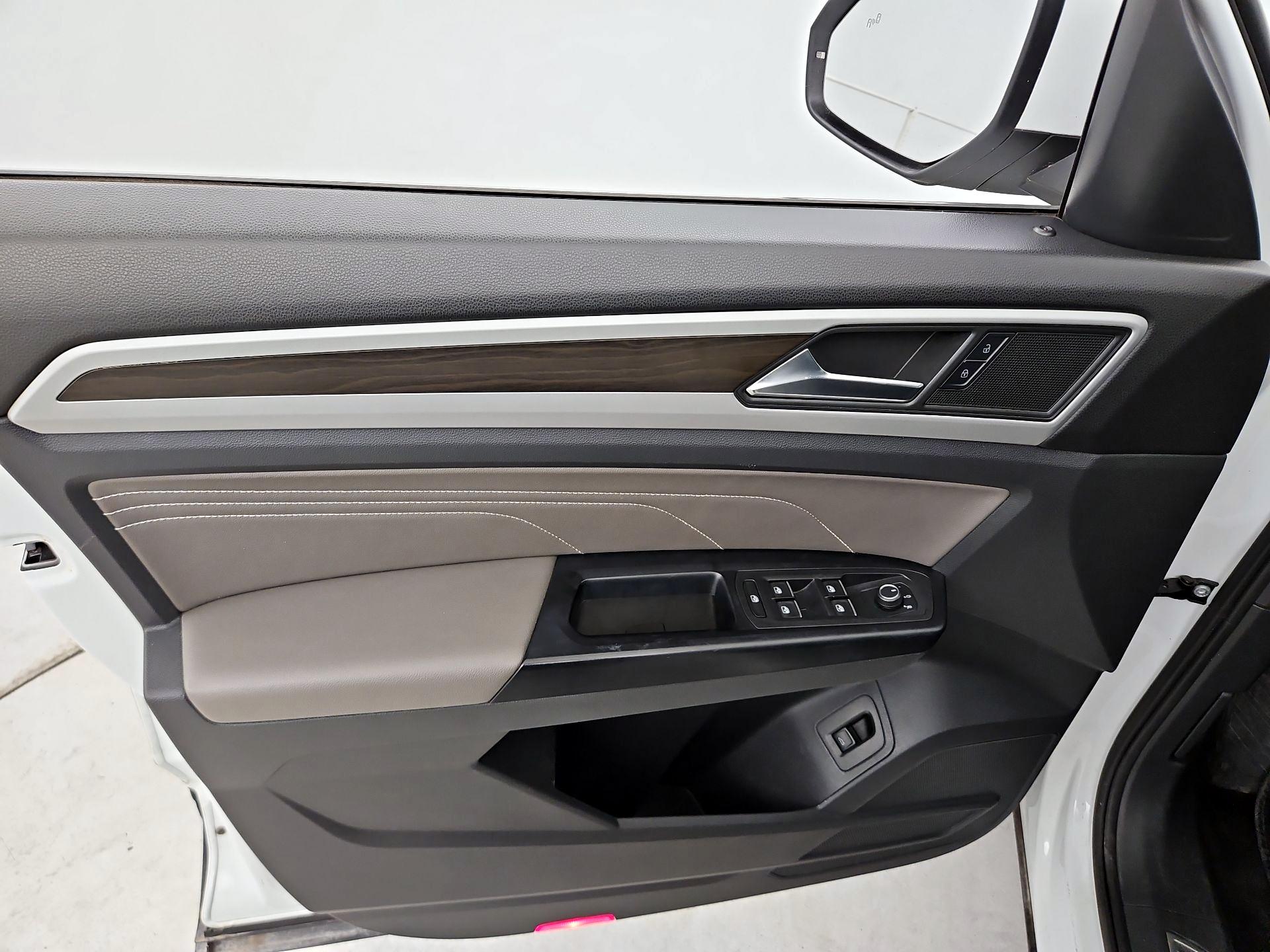 Thumbnail: 2021 Volkswagen Atlas - 12