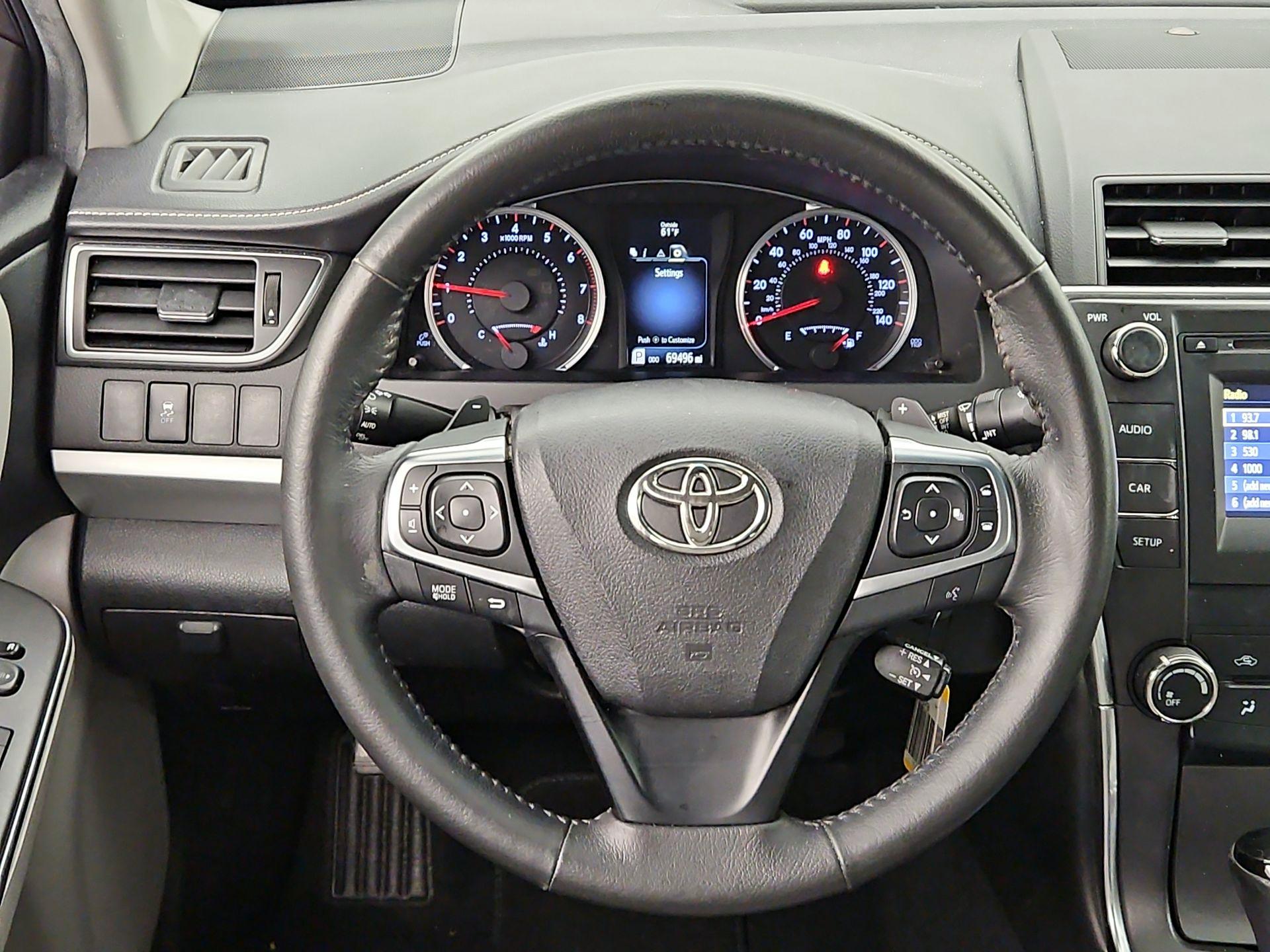 Thumbnail: 2015 Toyota Camry - 10