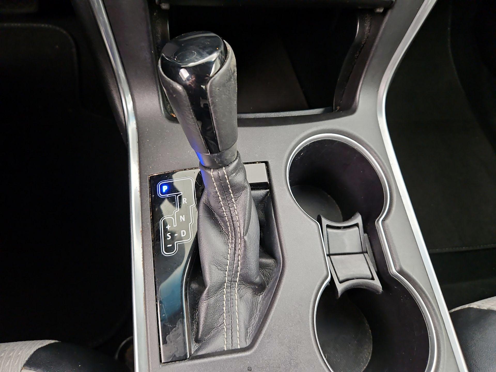 Thumbnail: 2015 Toyota Camry - 17