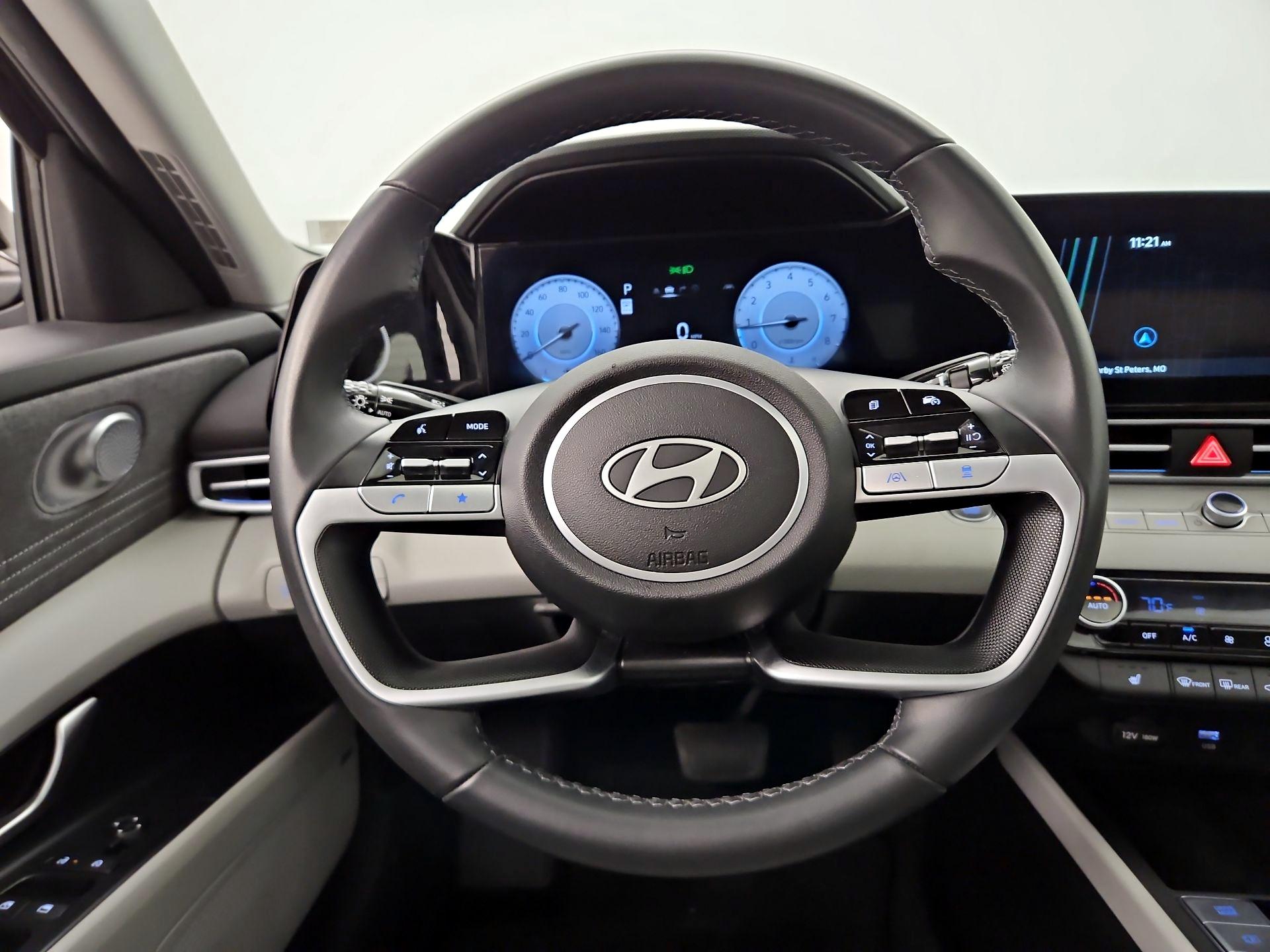 Thumbnail: 2025 Hyundai Elantra - 10